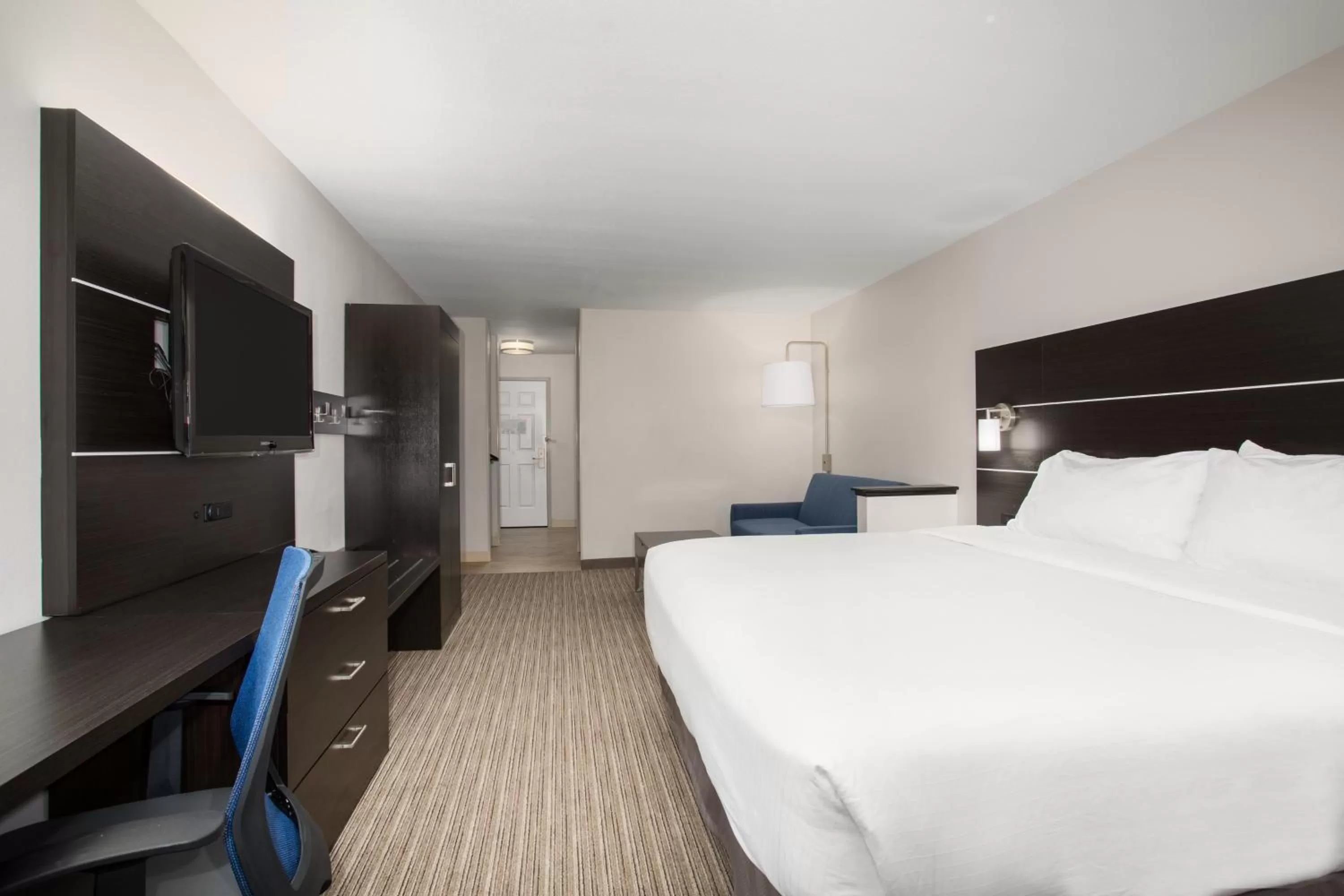 Photo of the whole room, Bed in Holiday Inn Express Hotel & Suites Fort Collins by IHG