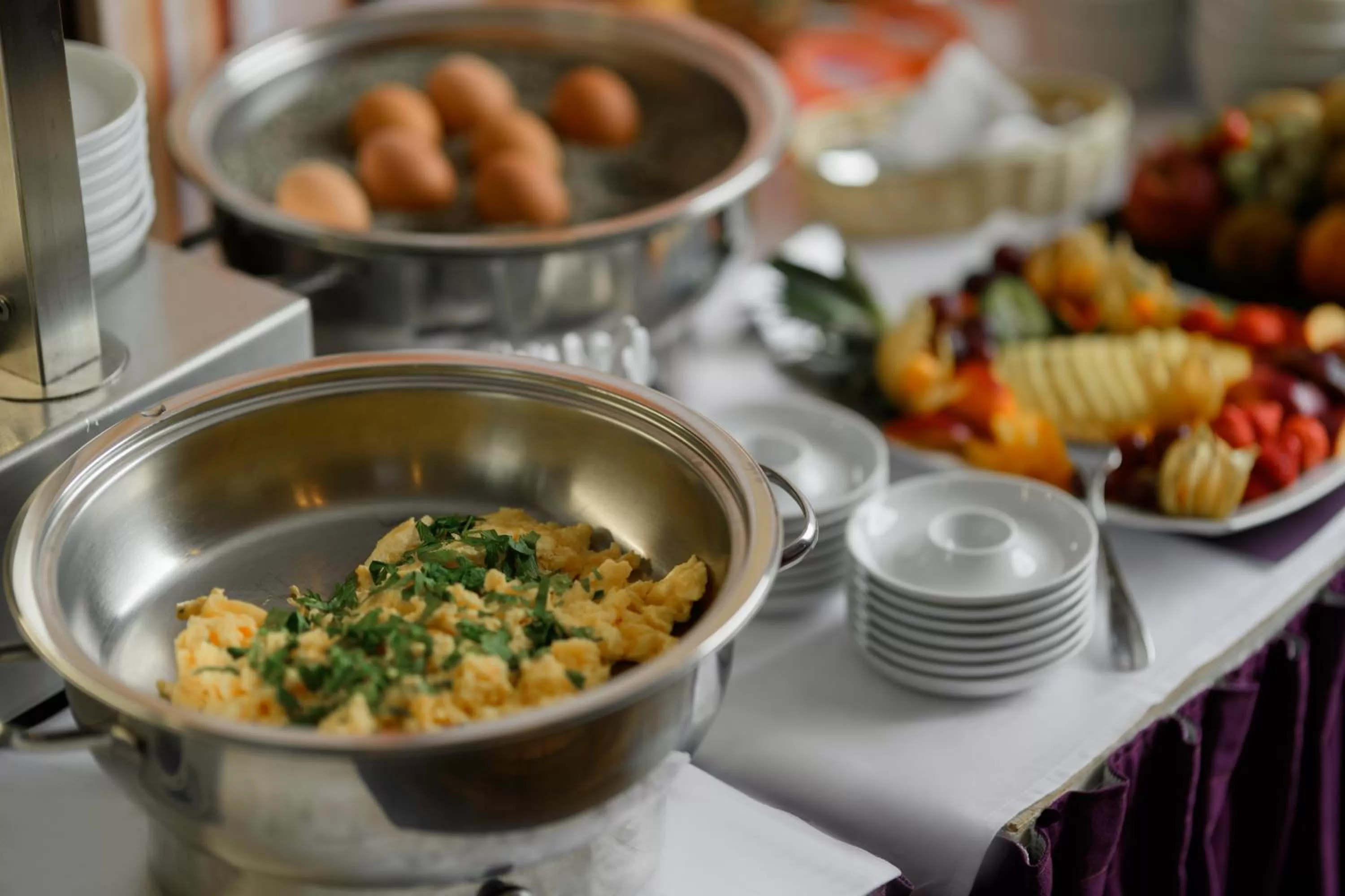 Food and drinks in Hotel Bleibtreu Berlin by Golden Tulip