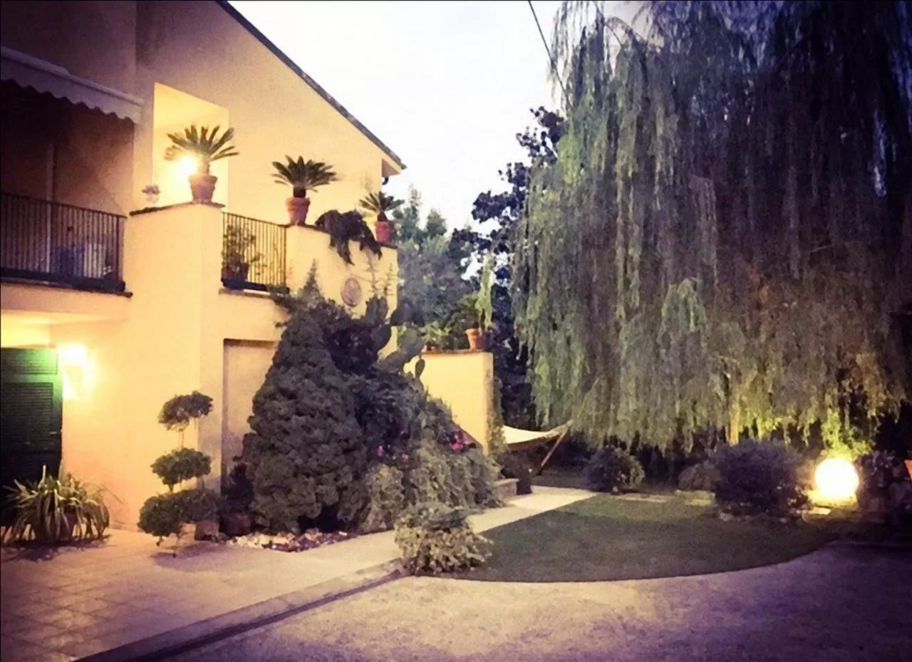 Property building in Le Pinette