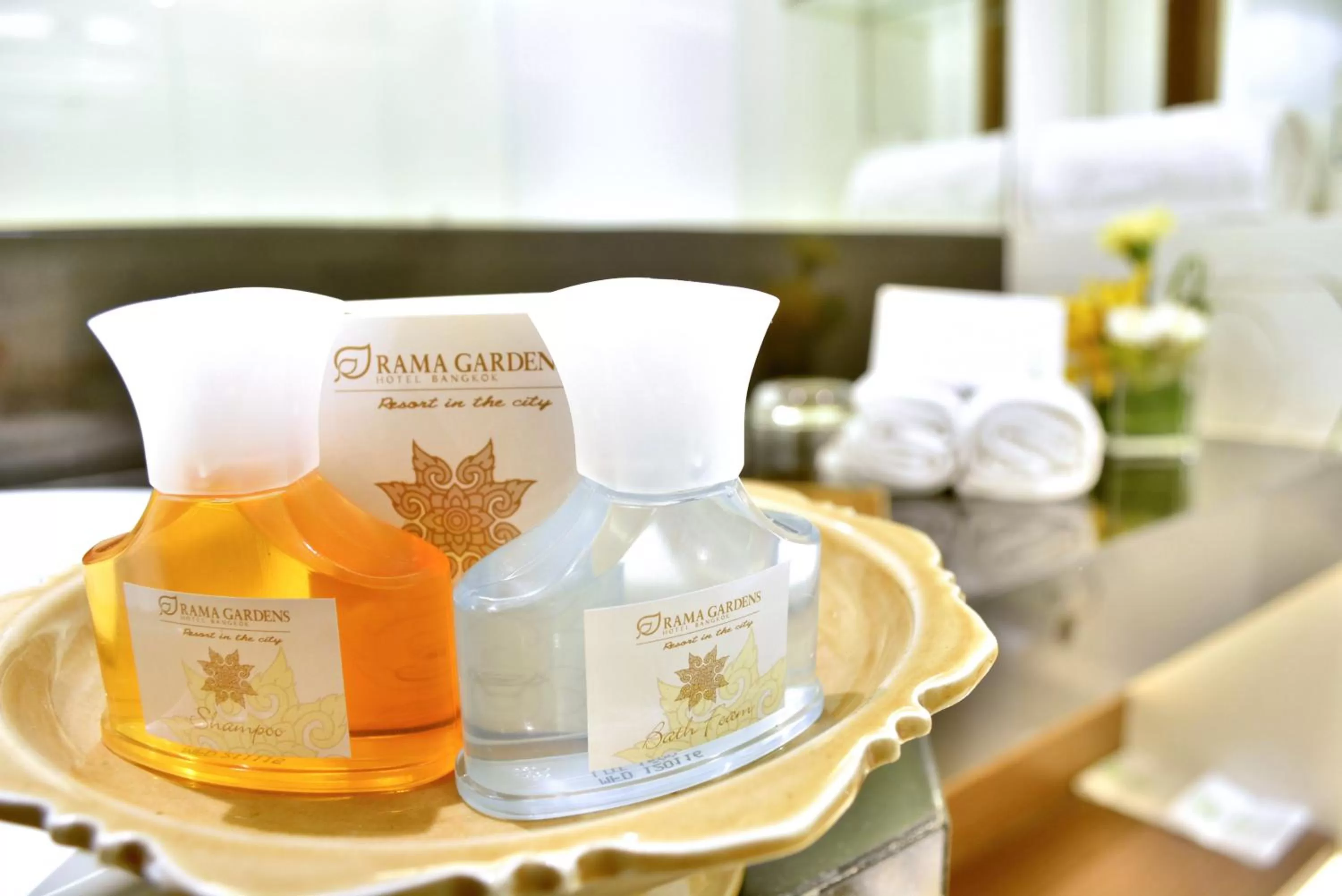 Bathroom in Rama Gardens Hotel Bangkok