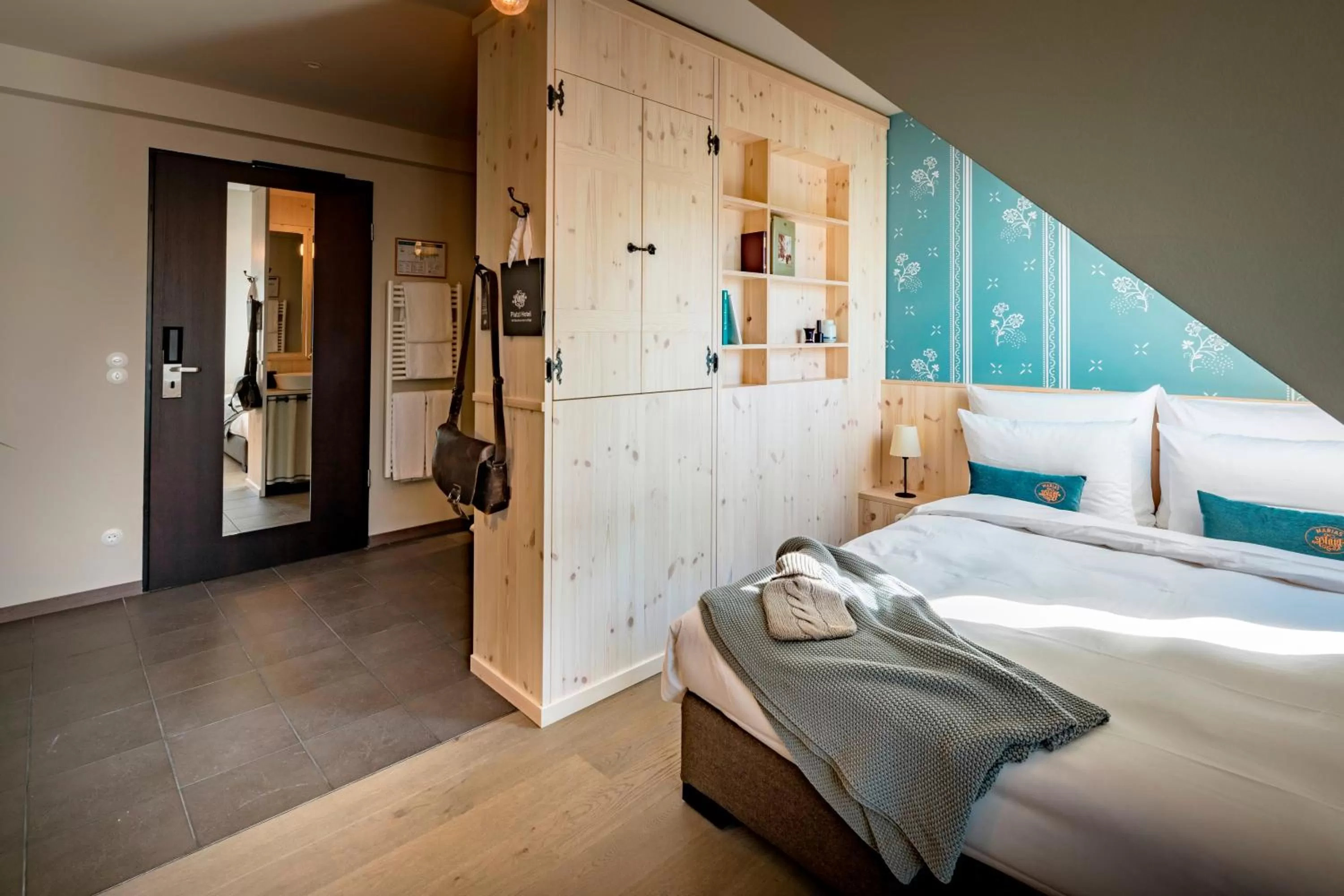 Photo of the whole room, Bed in Marias Platzl