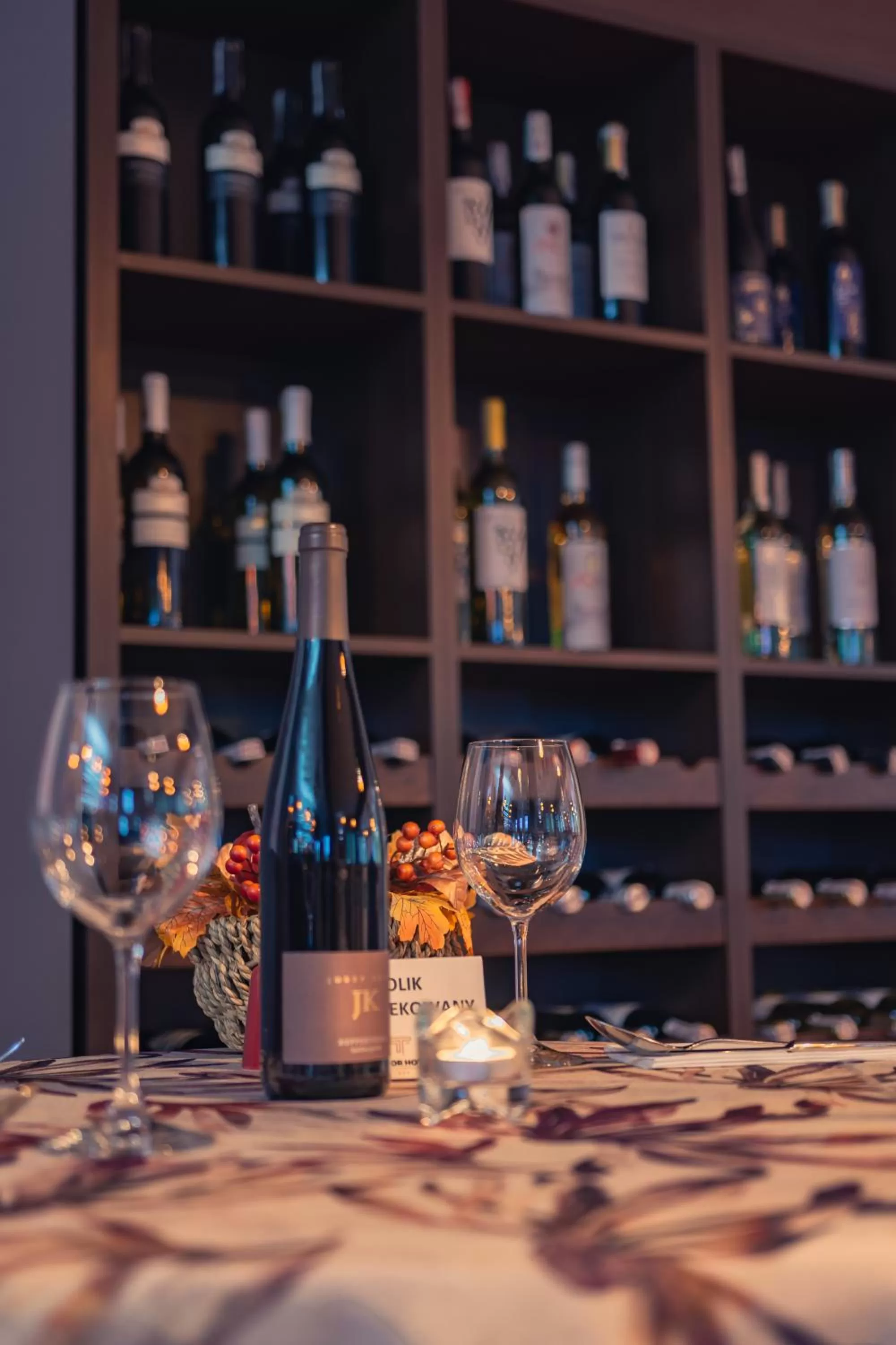 Restaurant/places to eat in Tailor Hotel Sport & Conference