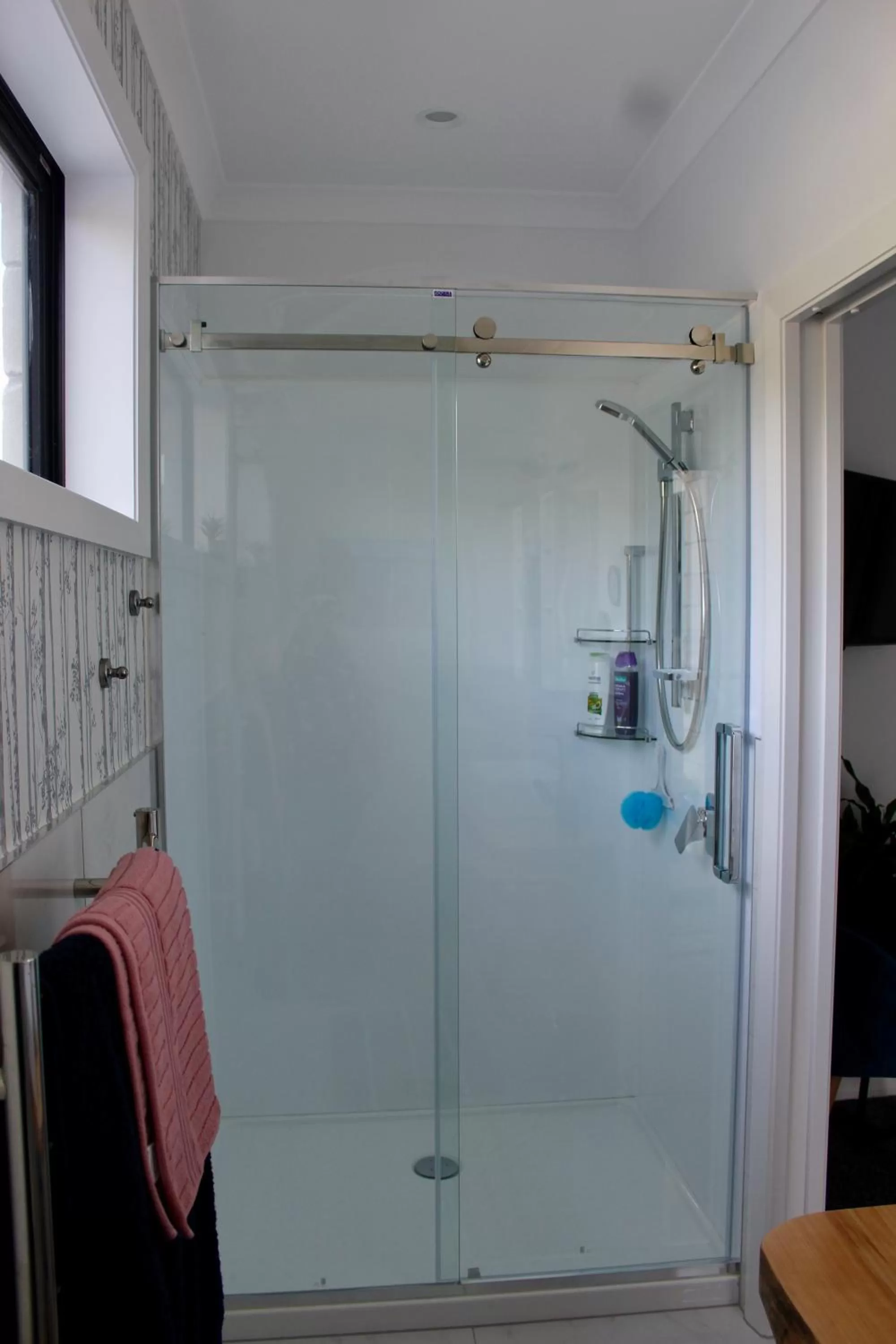 Shower in Arohanui Rural Retreat B&B