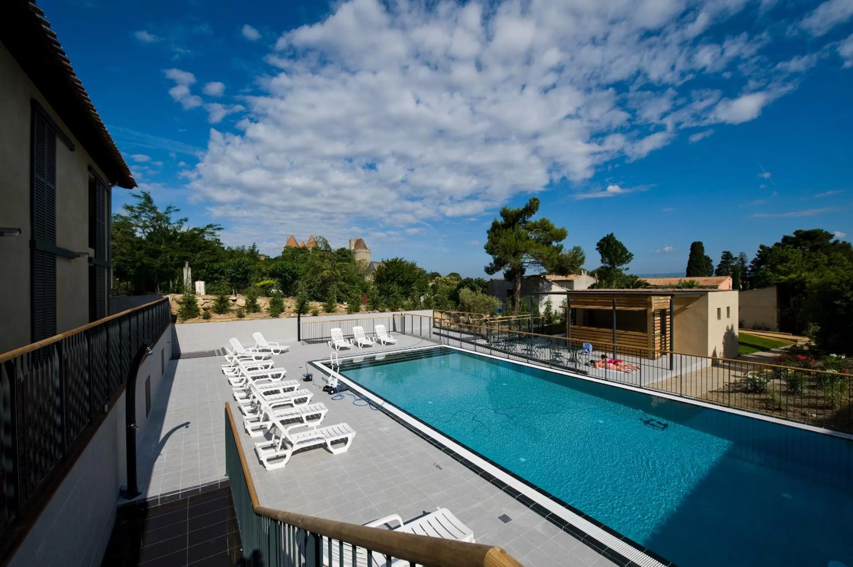 Swimming pool in Mercure Carcassonne La Cité