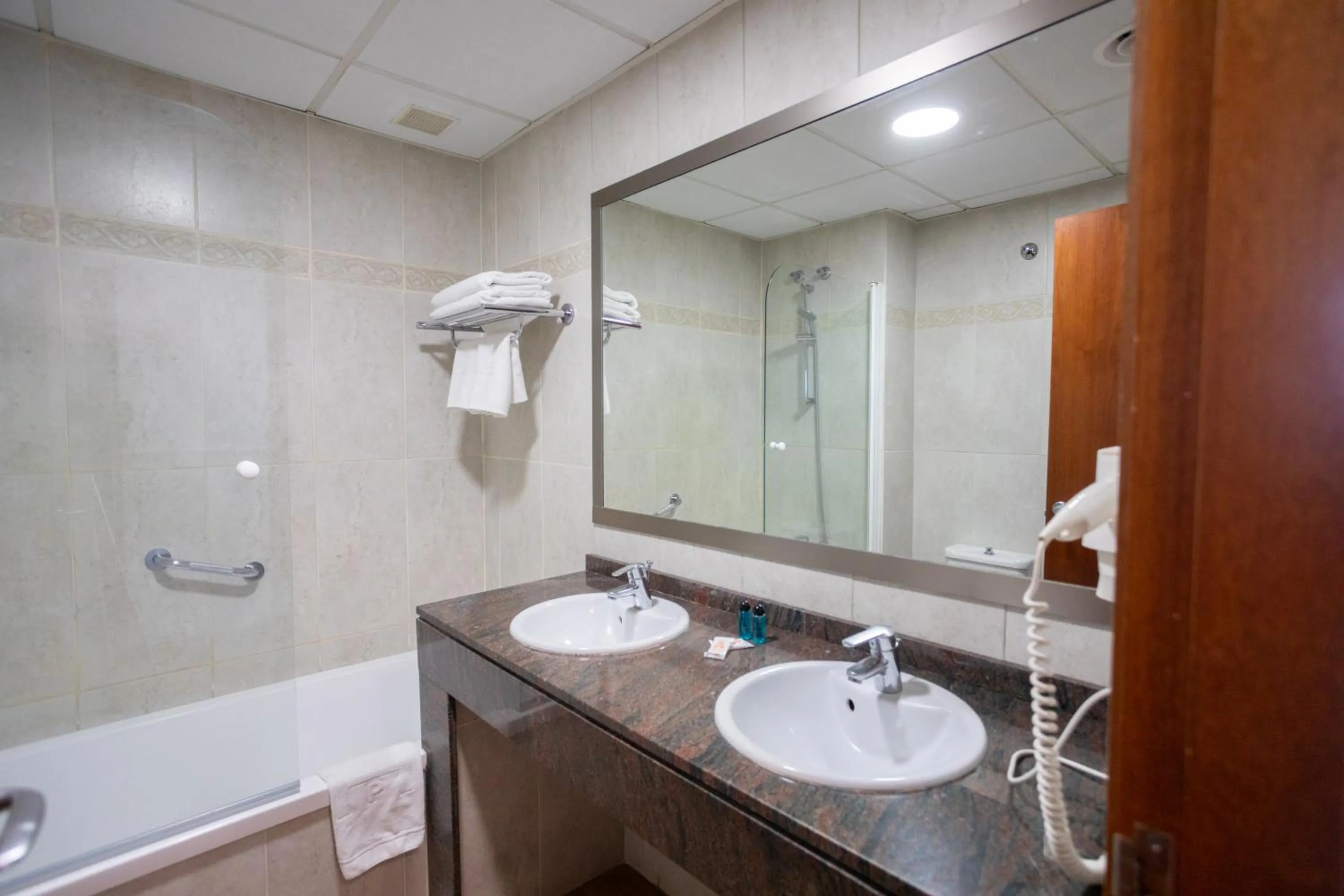 Bathroom in Hotel Cibeles Playa