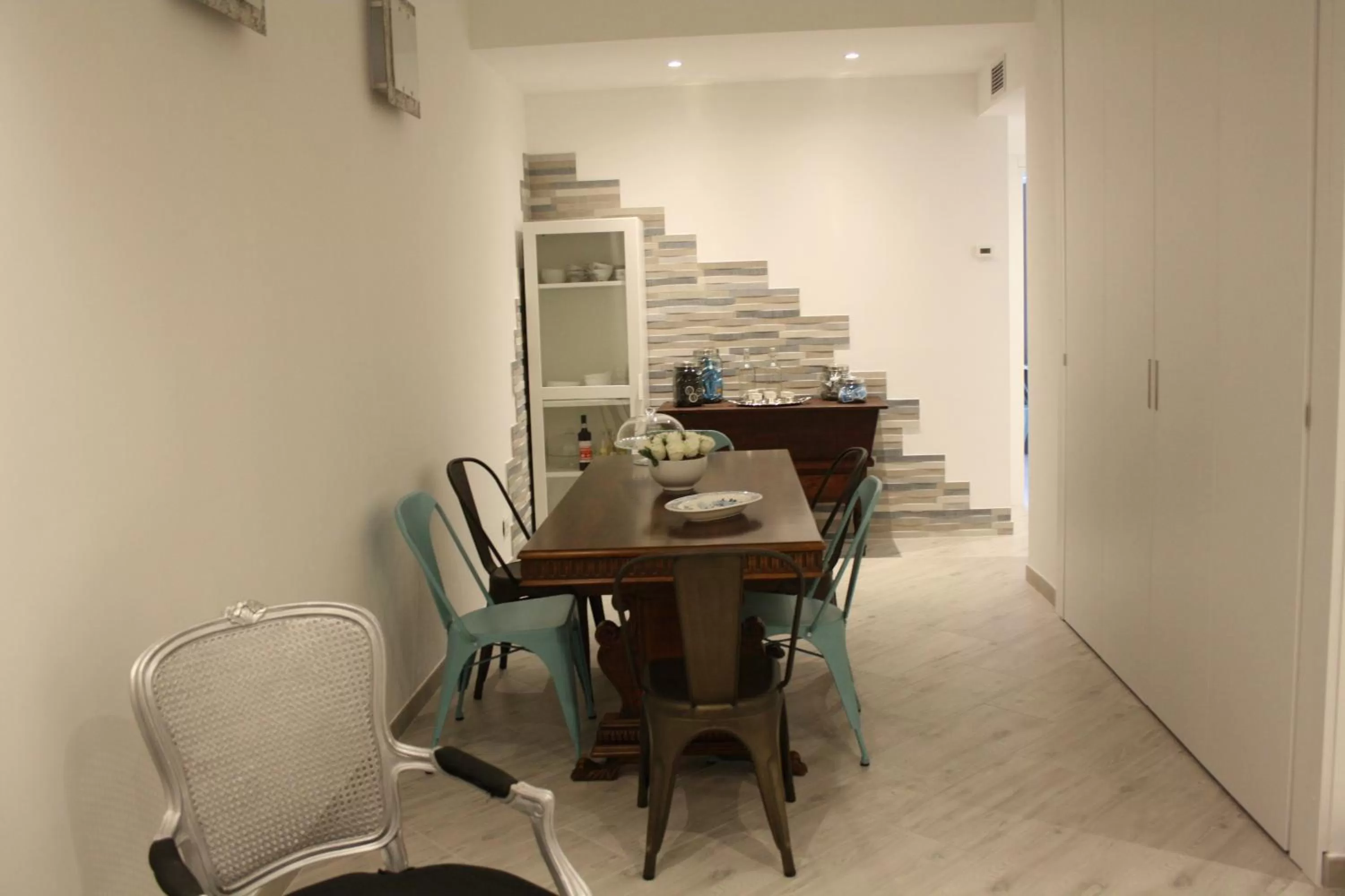 Seating area in GLEM rooms & breakfast