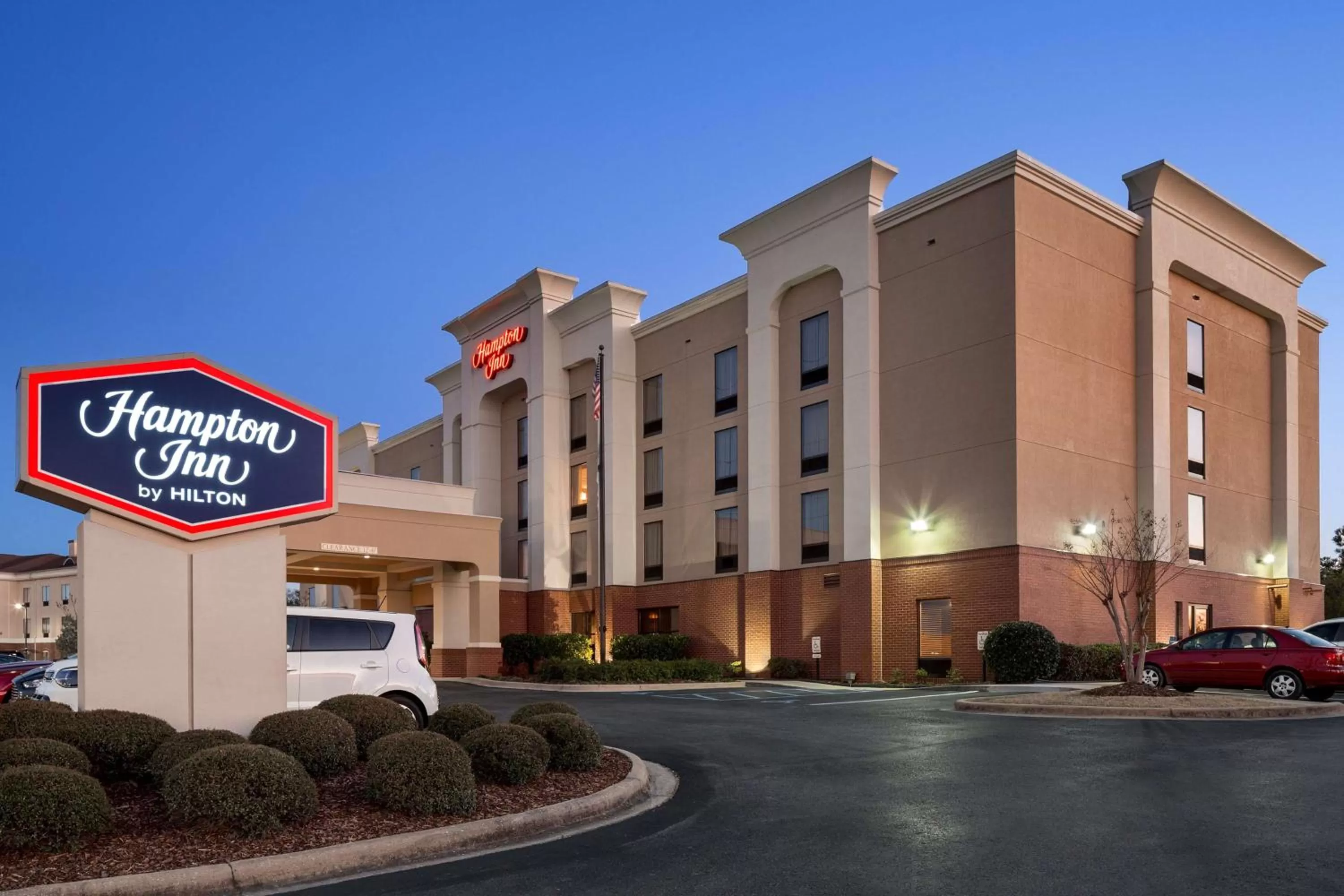 Property building in Hampton Inn Pell City