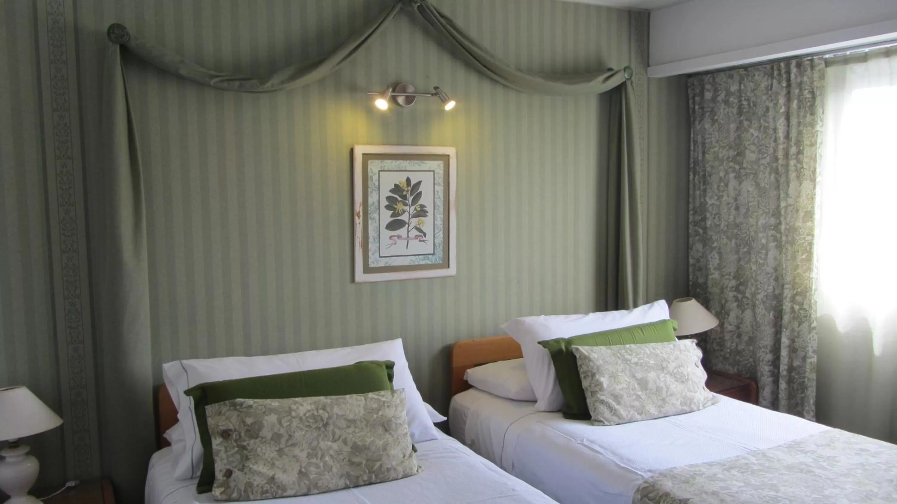 Bed in BDA Hotel & Spa