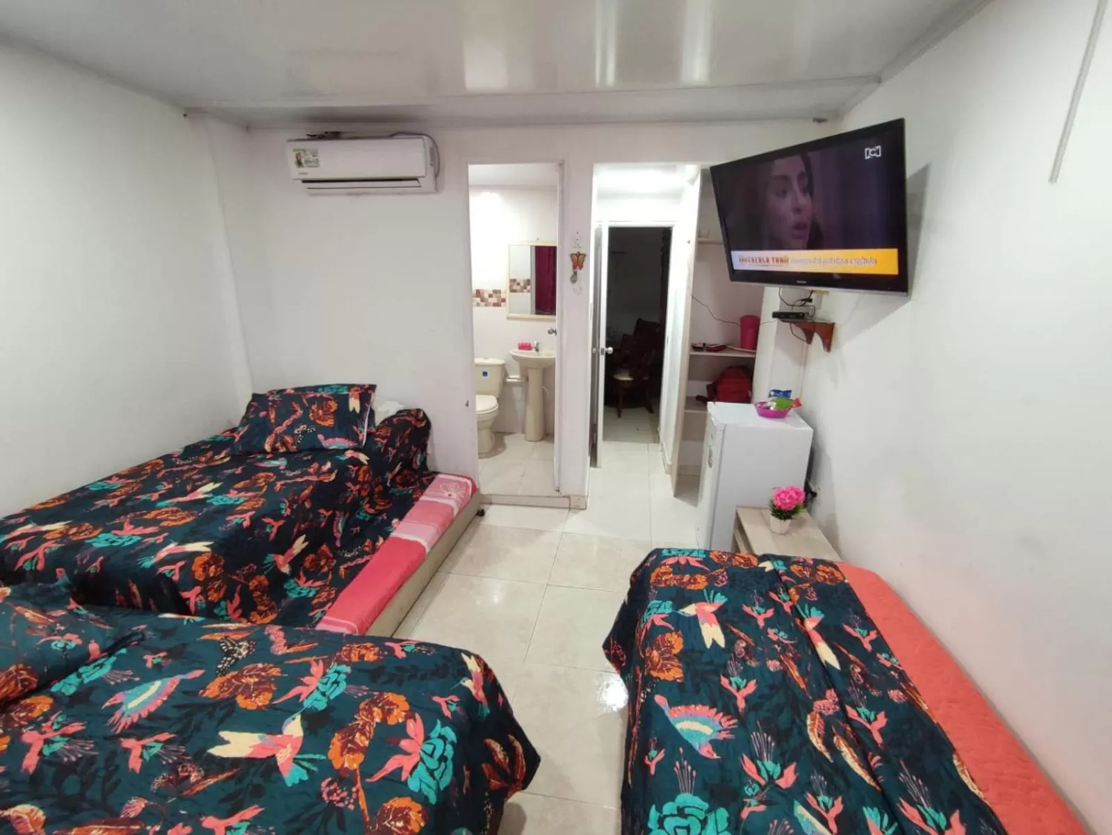 Photo of the whole room, Bed in Jackson House Inn