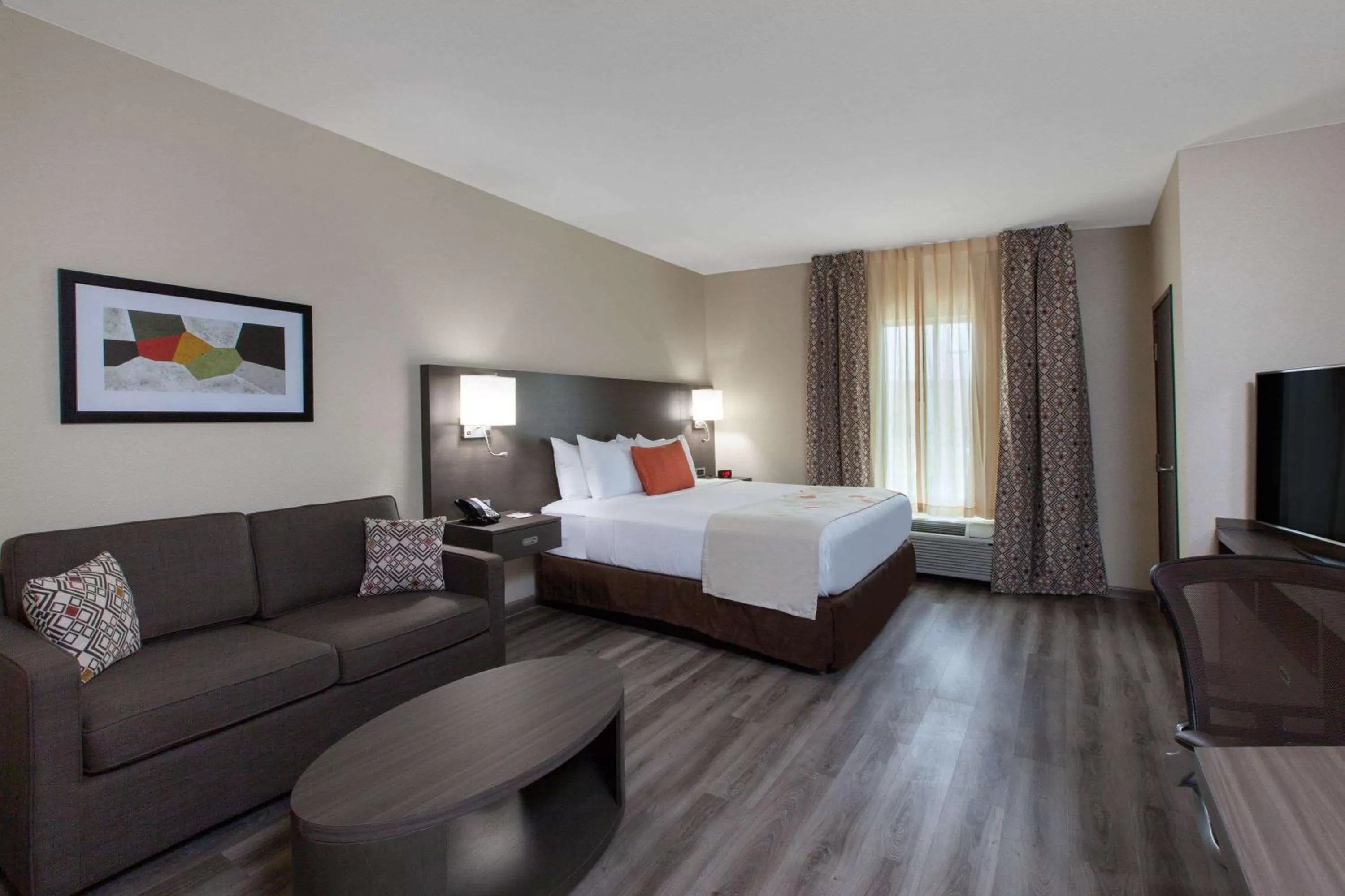 Photo of the whole room, Bed in Hawthorn Extended Stay by Wyndham Odessa