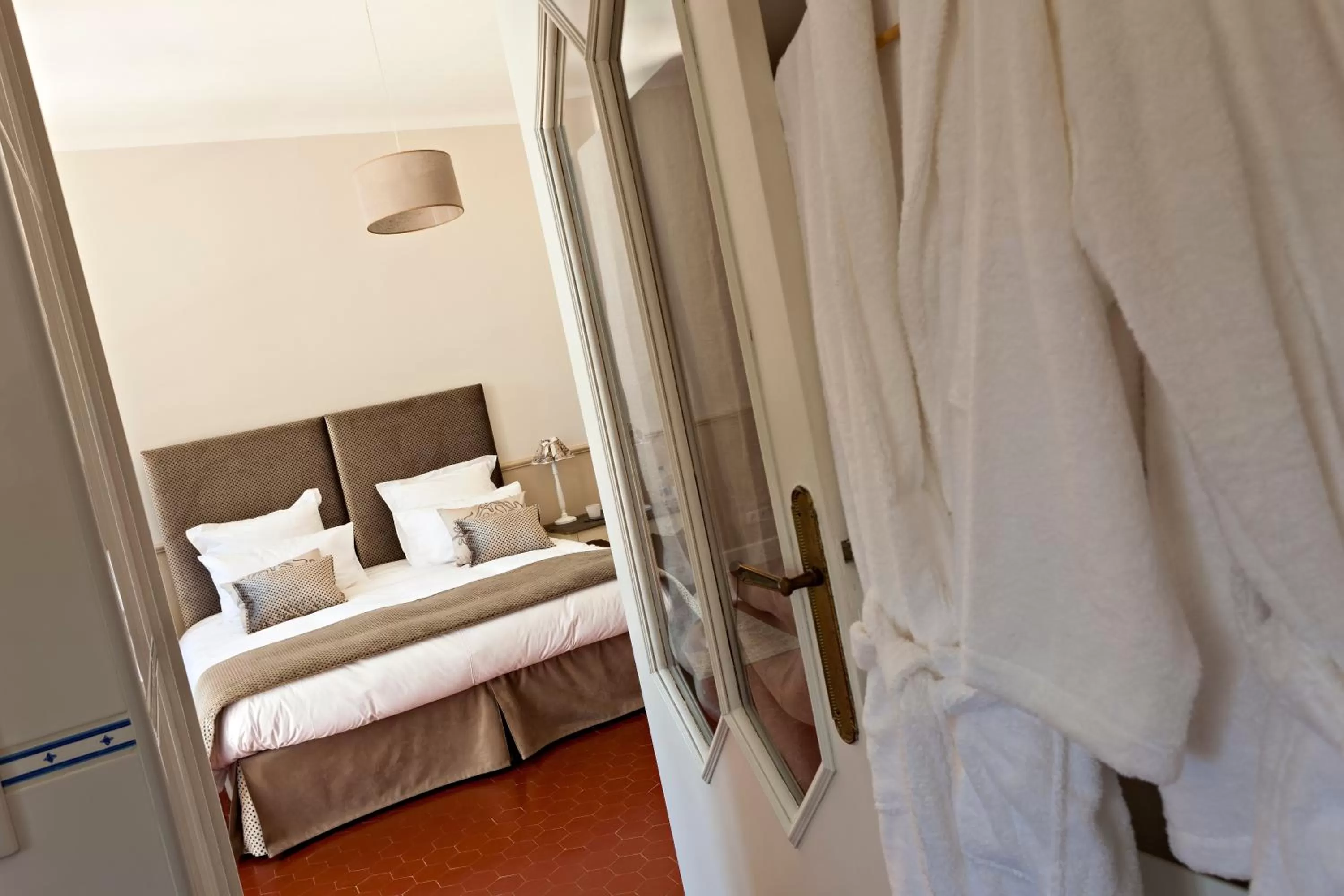 Bed in Le Mas de l'Espérance - Chambres d'hôtes de Prestige