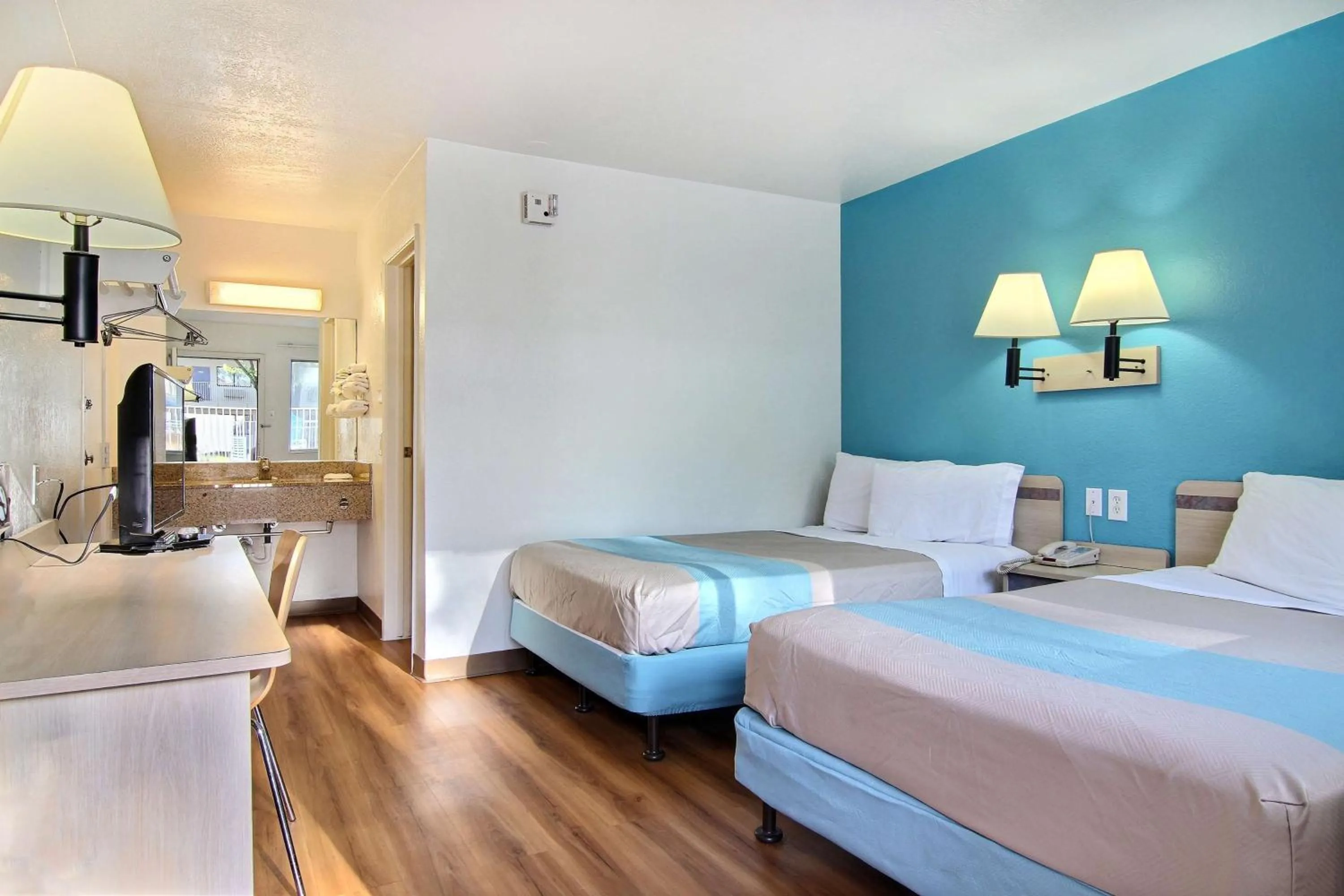 Photo of the whole room, Bed in Motel 6-Lubbock, TX