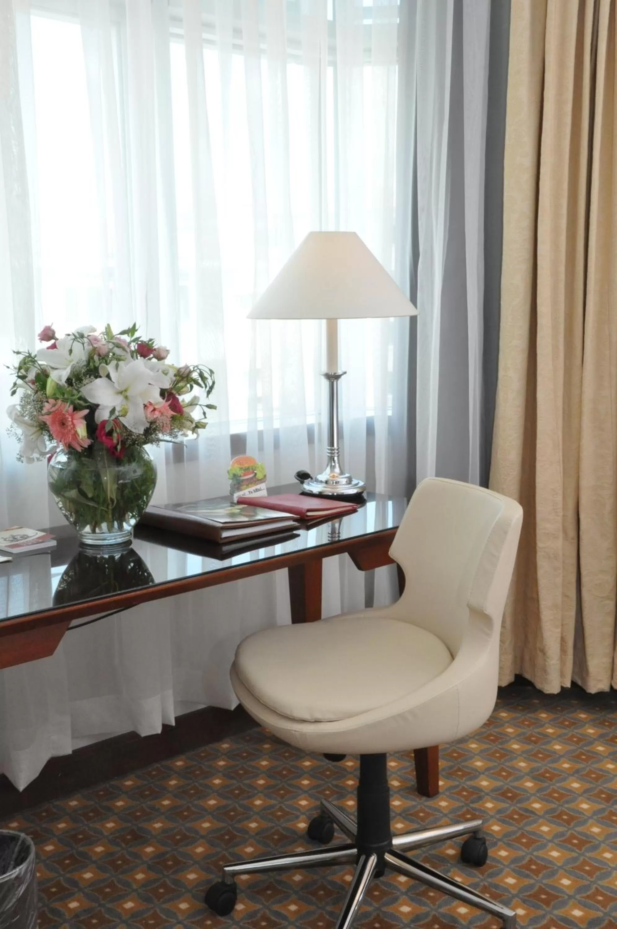 Seating area in Hotel Midi