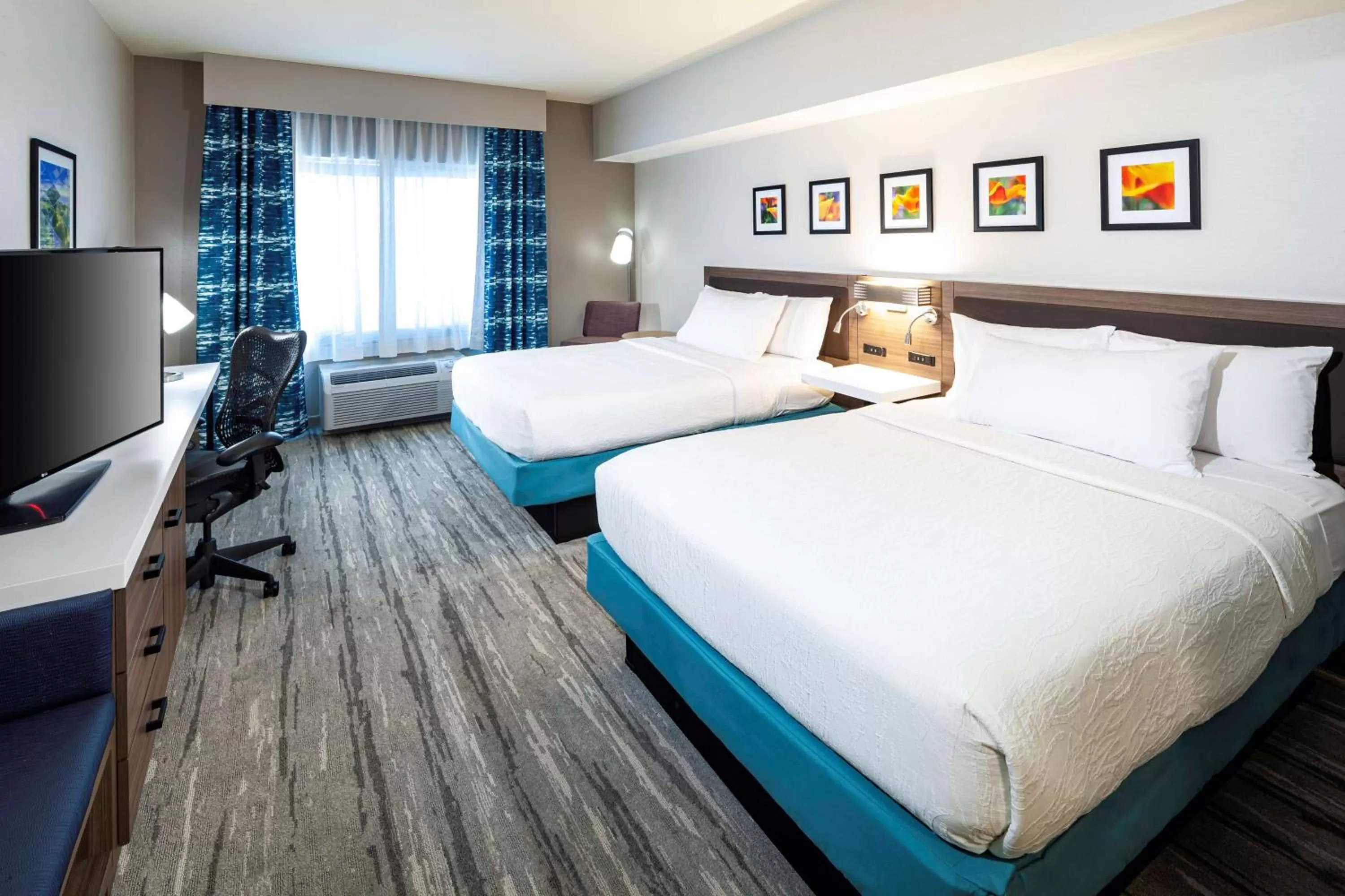 Queen Room with Two Queen Beds with Bath Tub - Disability Access in Hilton Garden Inn San Diego/Rancho Bernardo