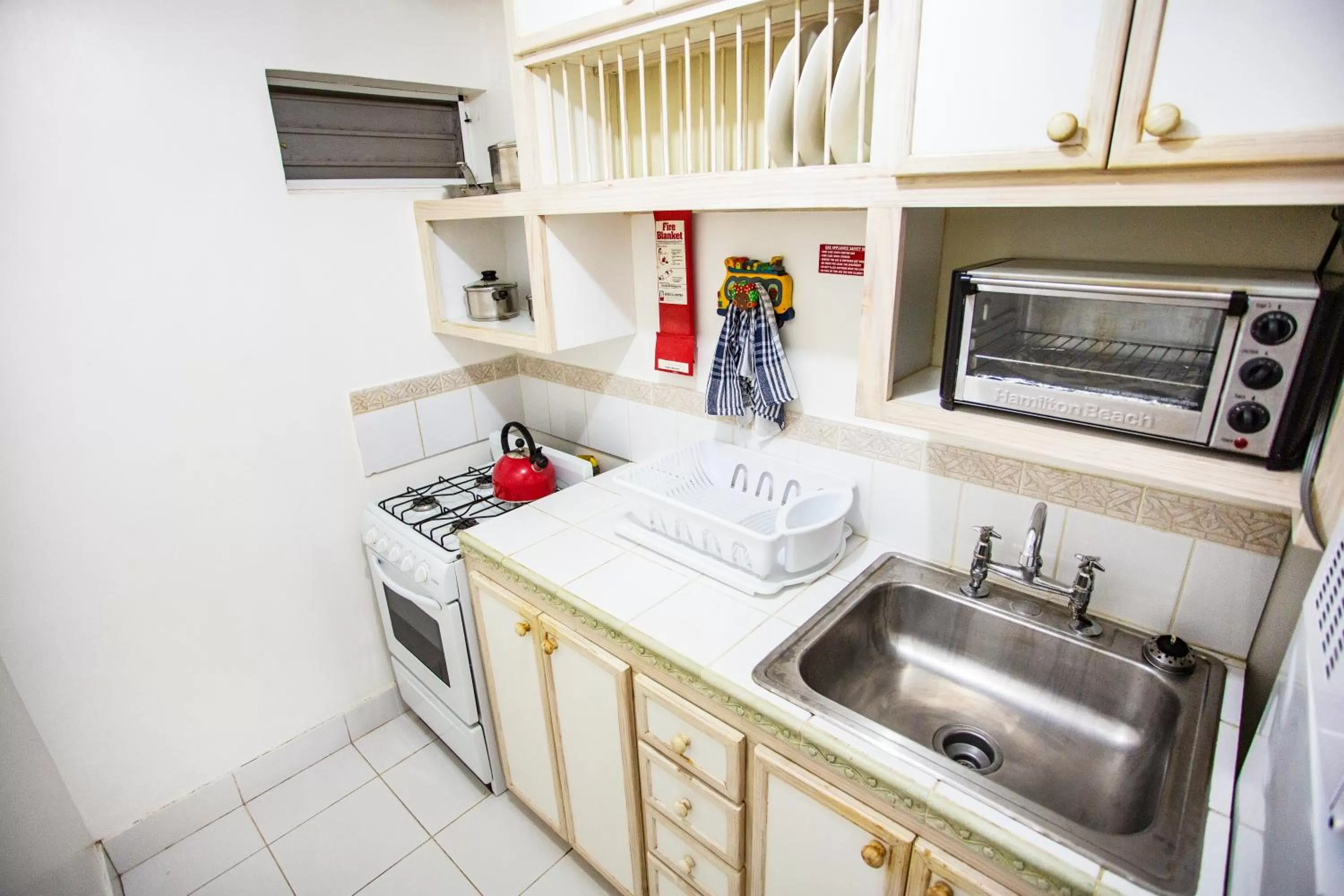 Kitchen or kitchenette in Pirate's Inn