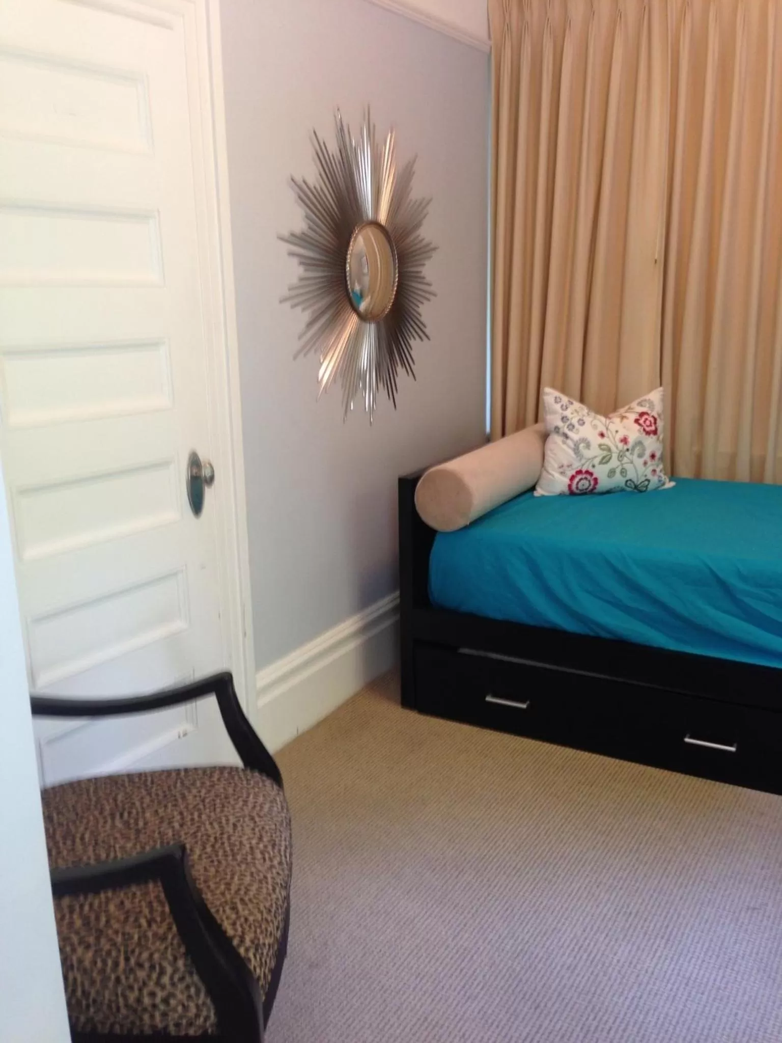 Bed in Barclay House Bed and Breakfast