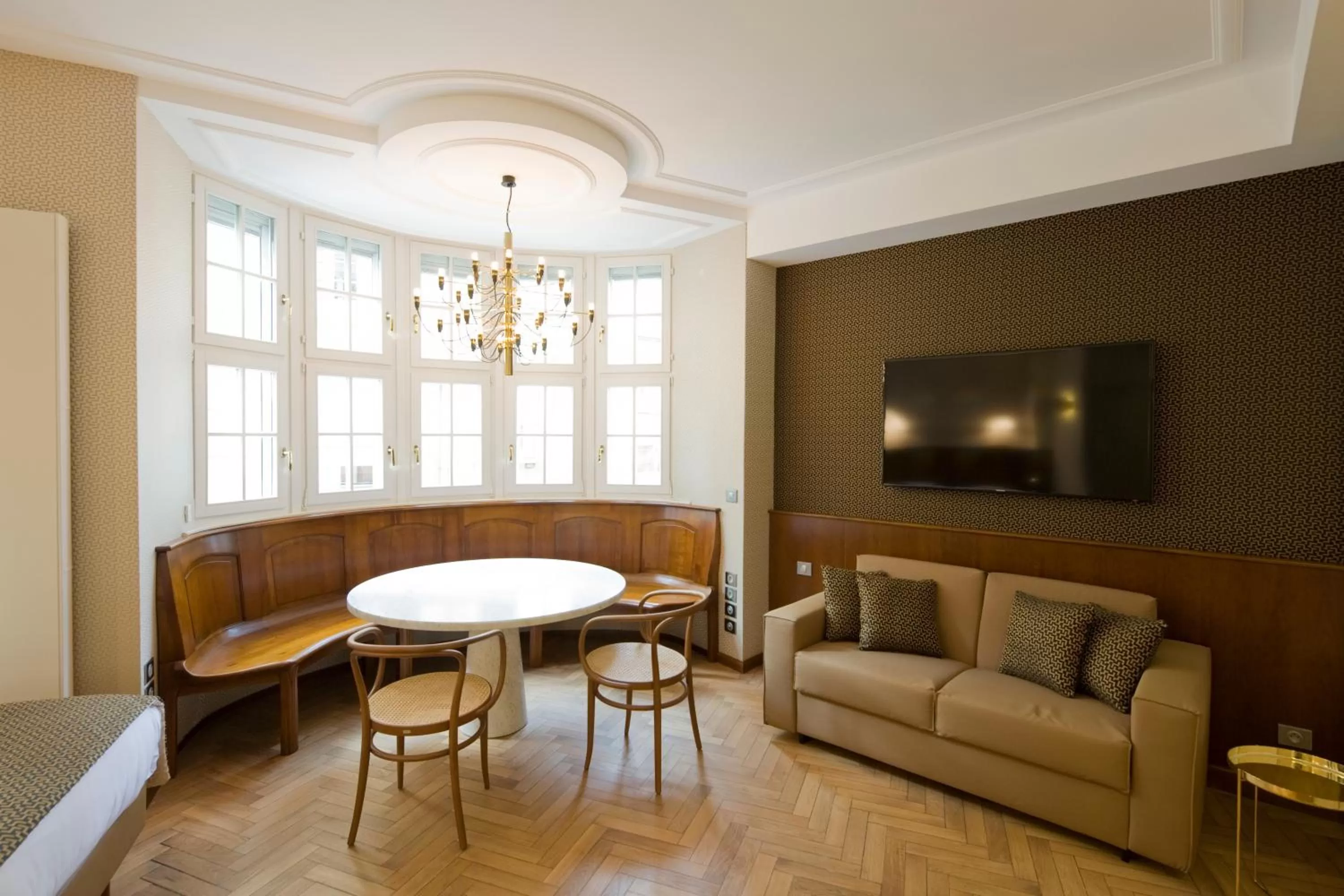 Photo of the whole room in HANNONG Hotel & Wine Bar