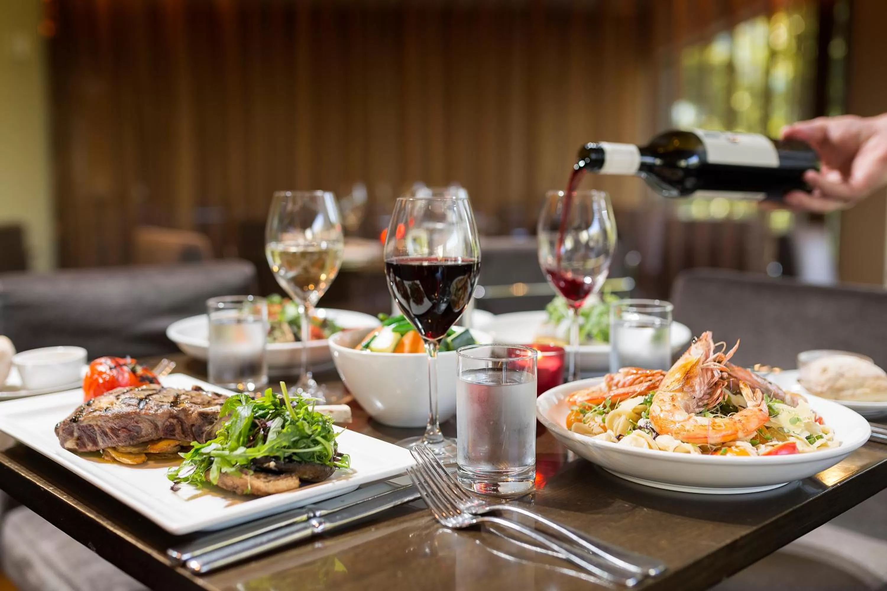 Restaurant/places to eat in Novotel Canberra