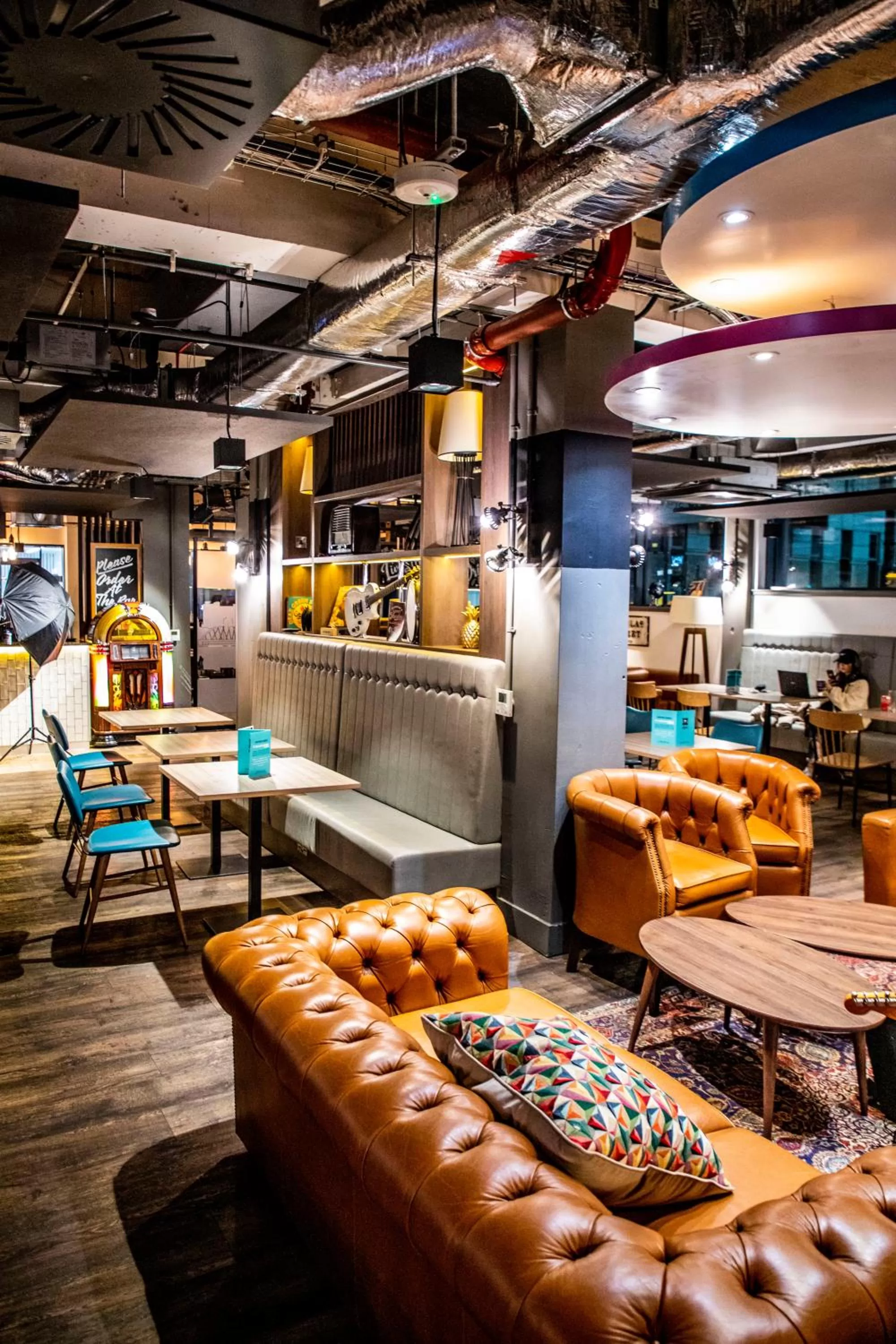 Lounge or bar in ibis Styles Glasgow Central
