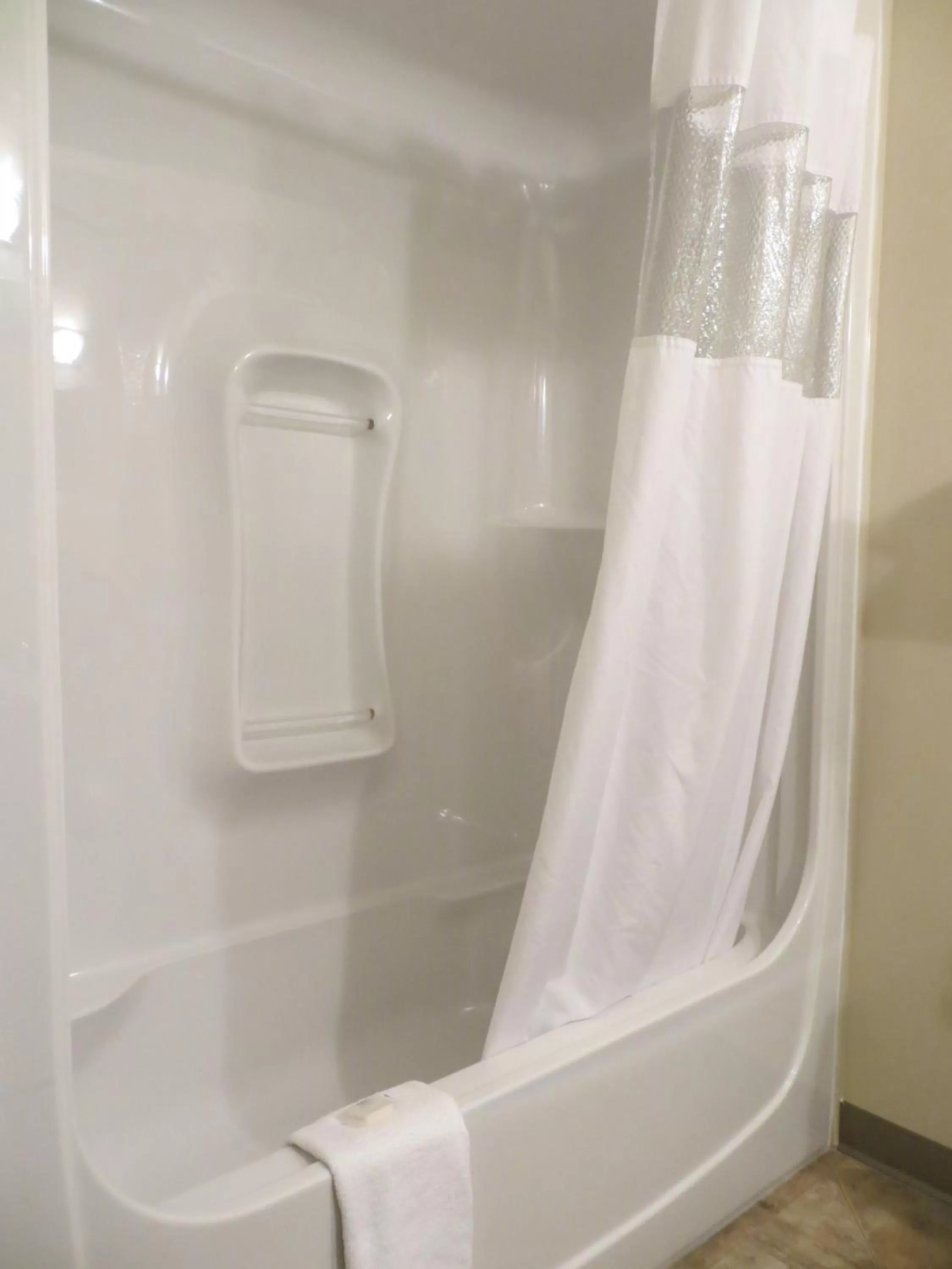 Bathroom in Days Inn by Wyndham Thunder Bay North