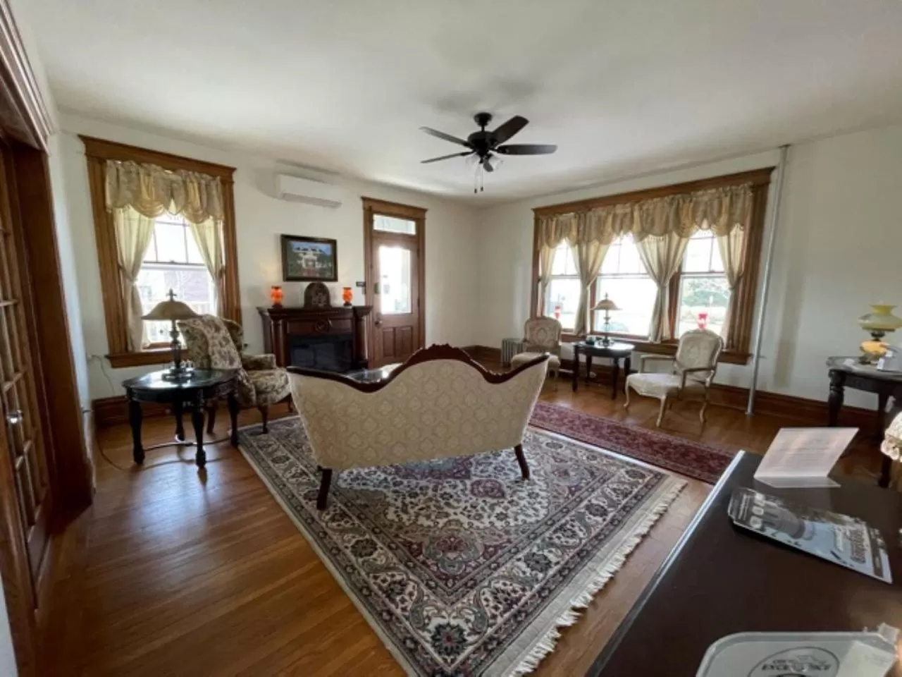 Living room in Keystone Inn Bed and Breakfast