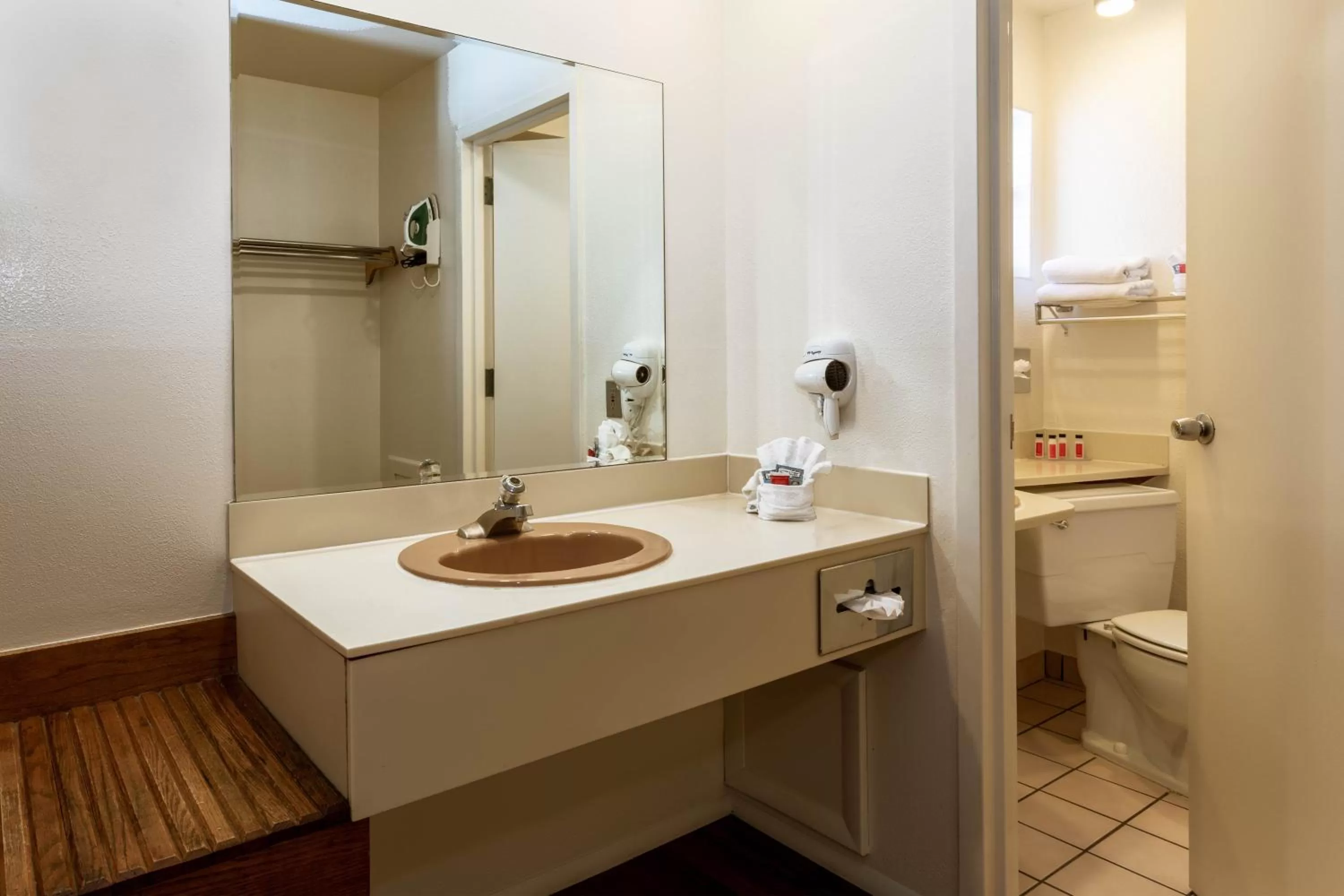 Bathroom in Days Inn by Wyndham Durango