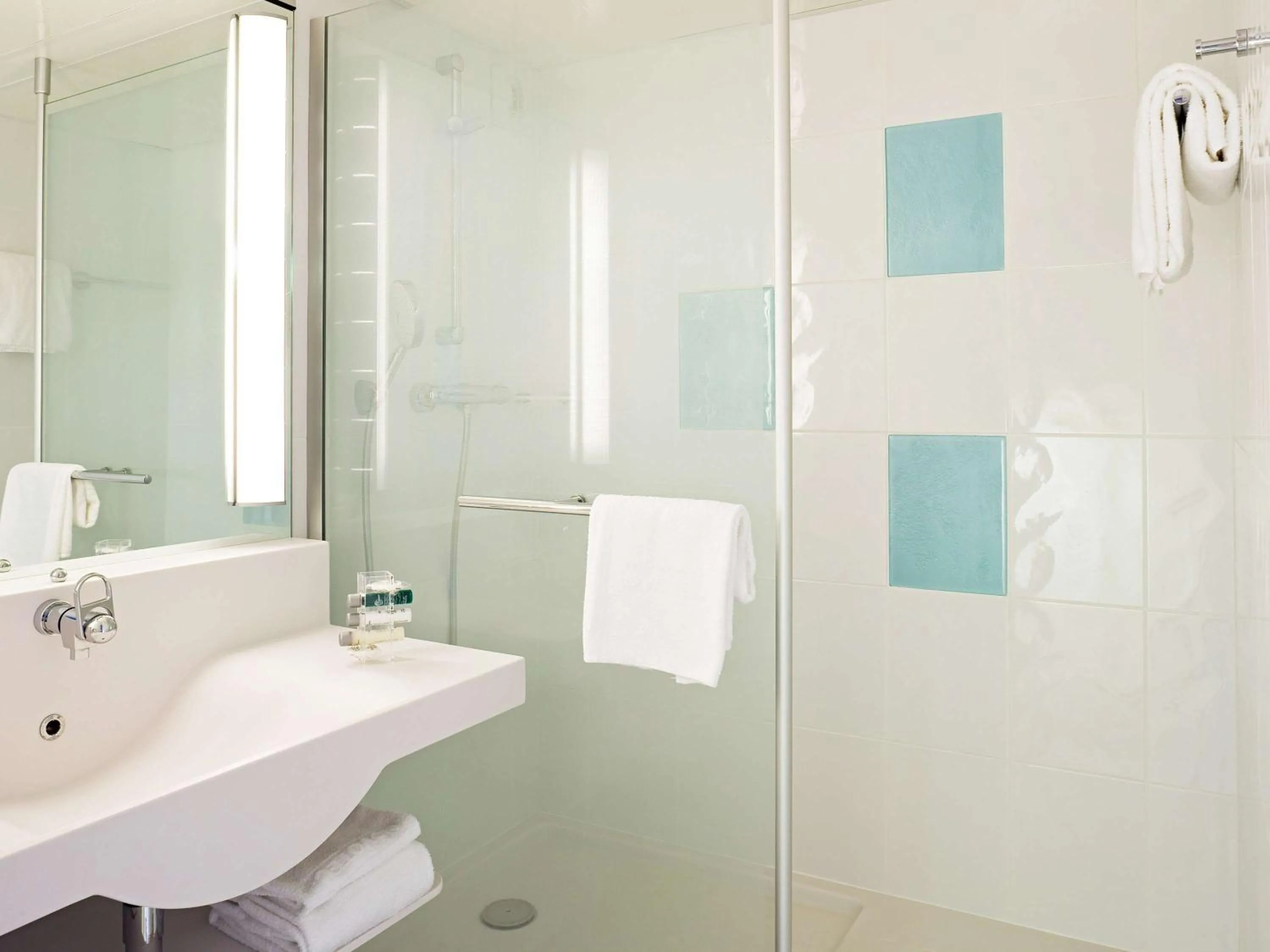 Superior Double Room with Sofa in Novotel Poissy Orgeval