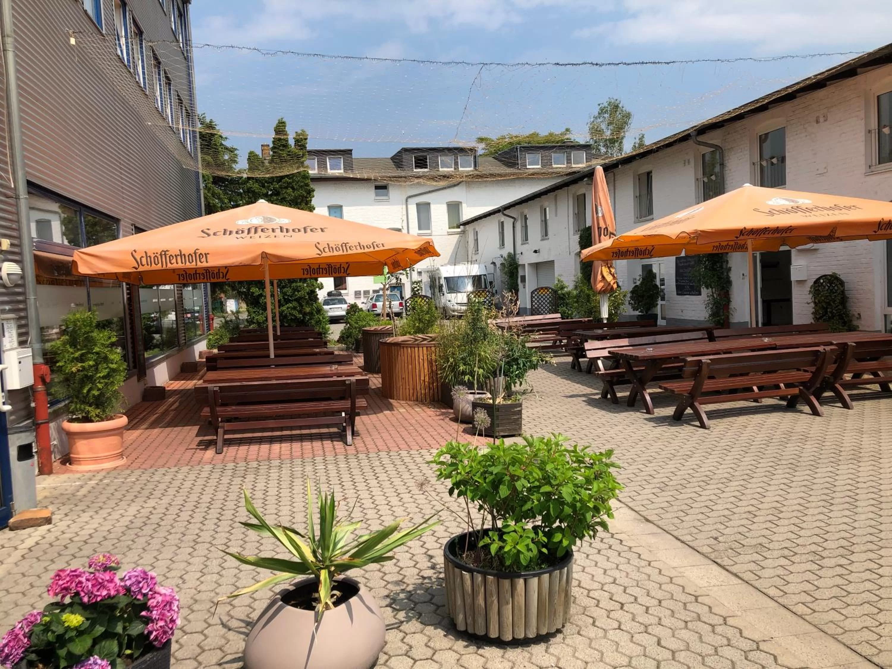 Patio in astral'Inn Leipzig Hotel & Restaurant