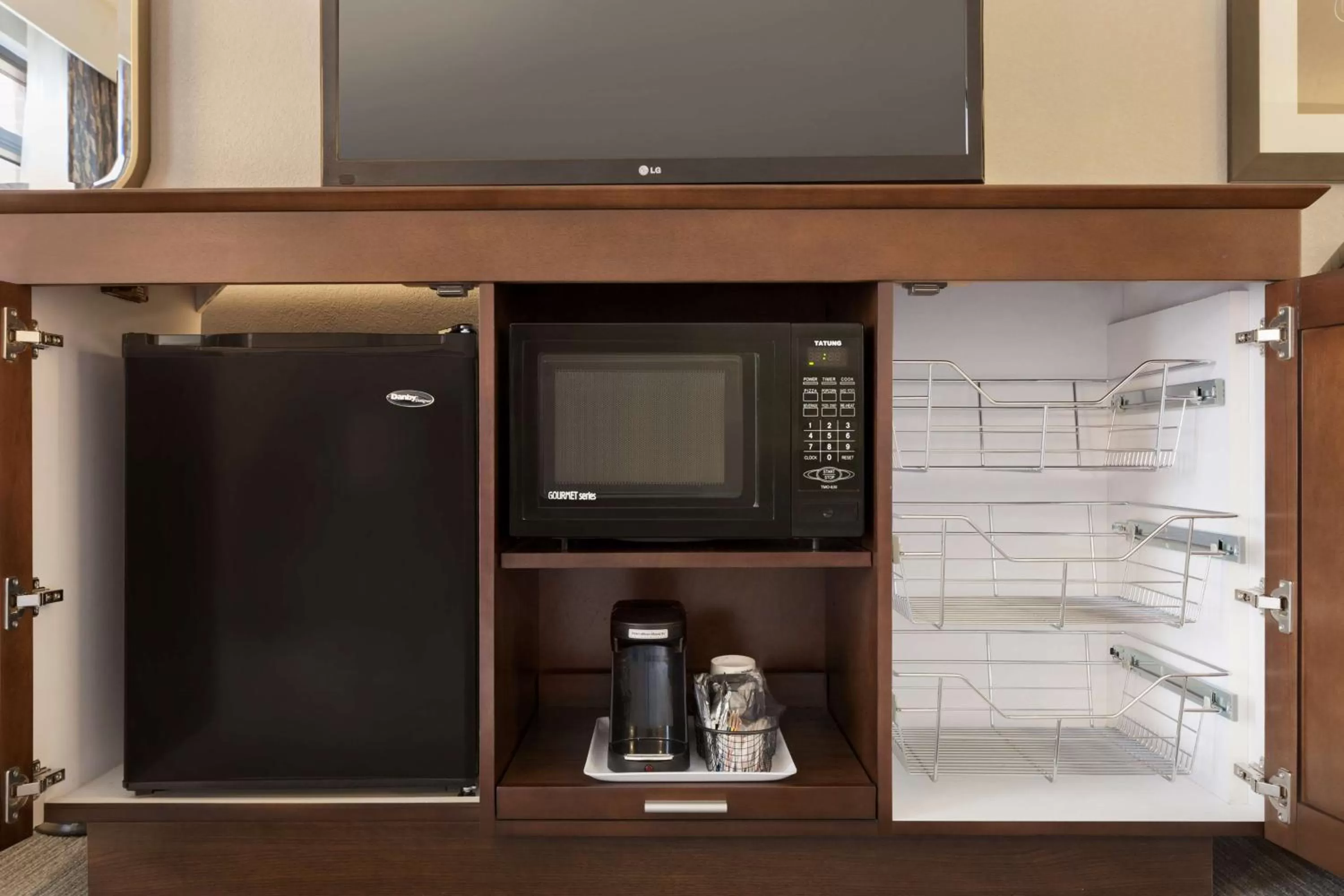 Kitchen or kitchenette in Hampton Inn & Suites Nashville-Downtown