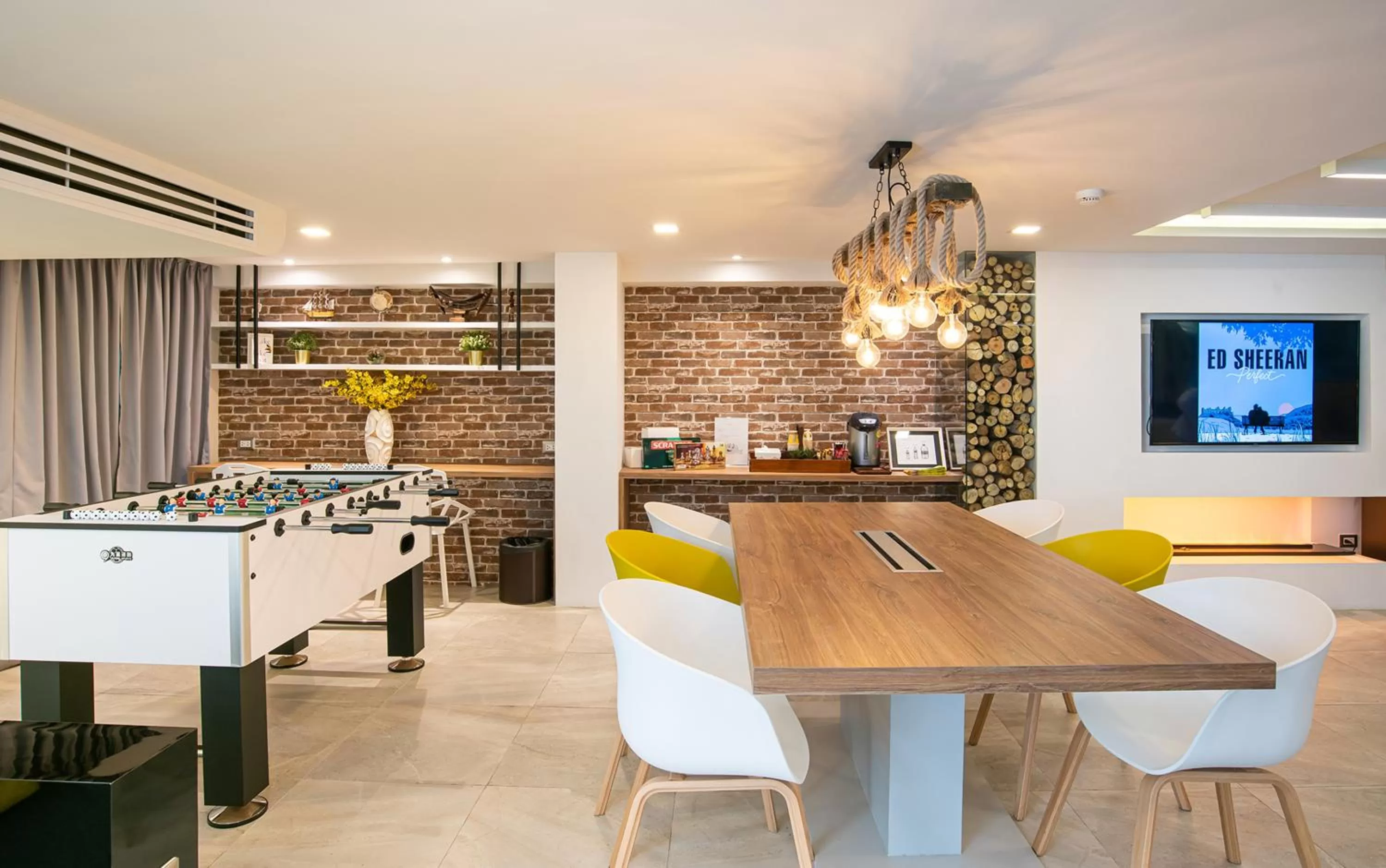 Lobby or reception in Benviar Tonson Residence