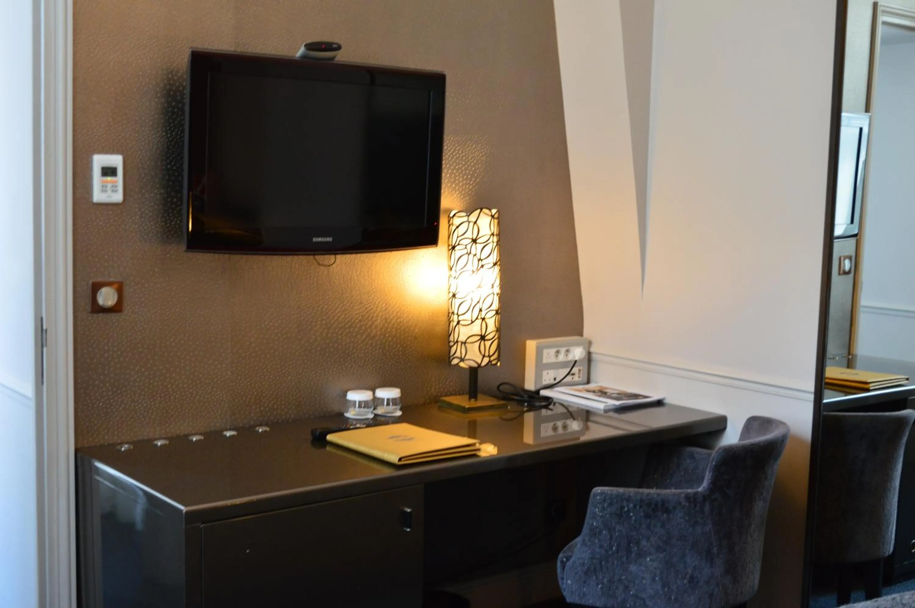 Decorative detail in Hotel Lumen Paris Louvre