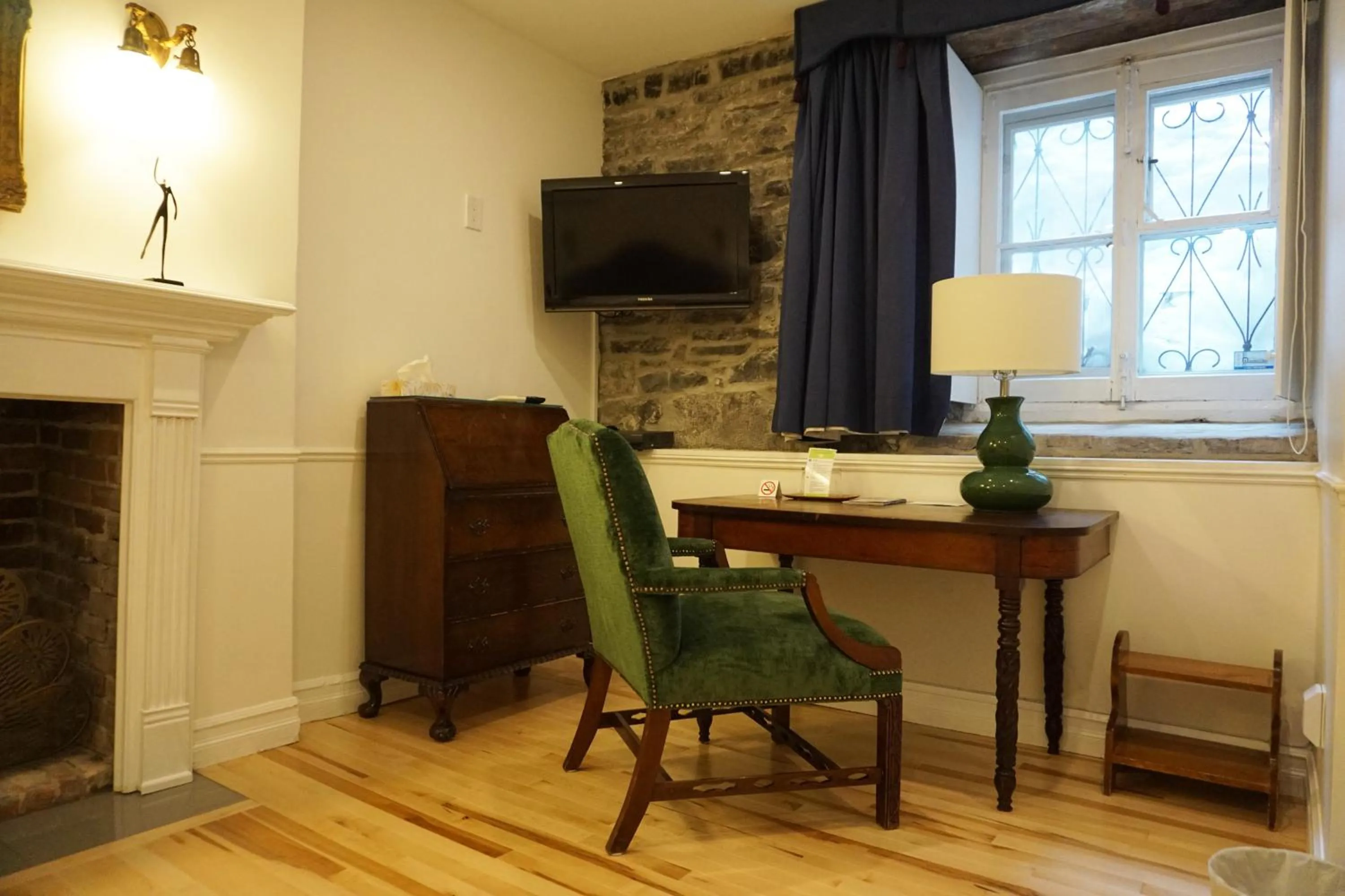 Seating area in Hôtel Marie-Rollet