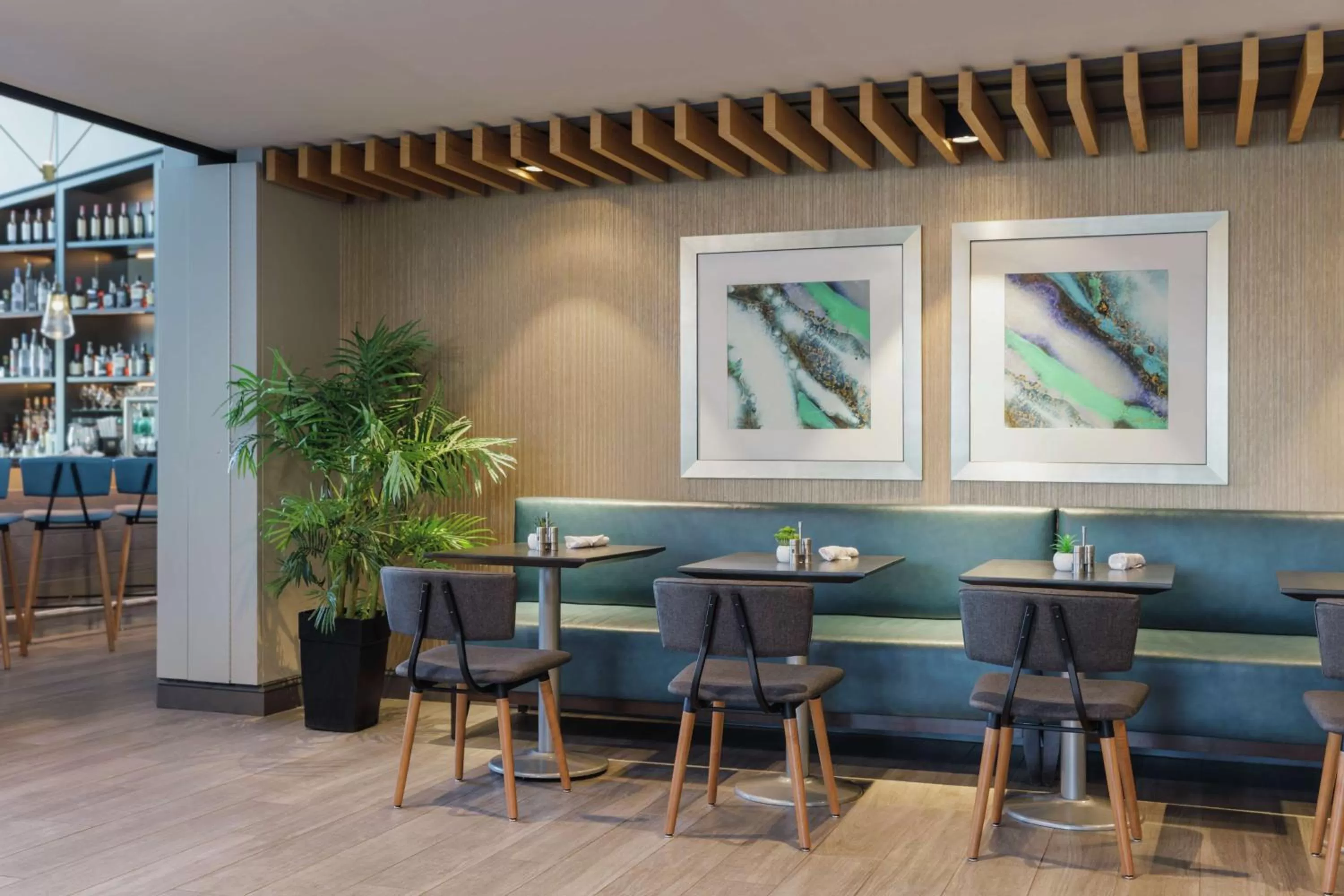 Breakfast in Hotel Trilogy Albany Airport, Tapestry Collection by Hilton