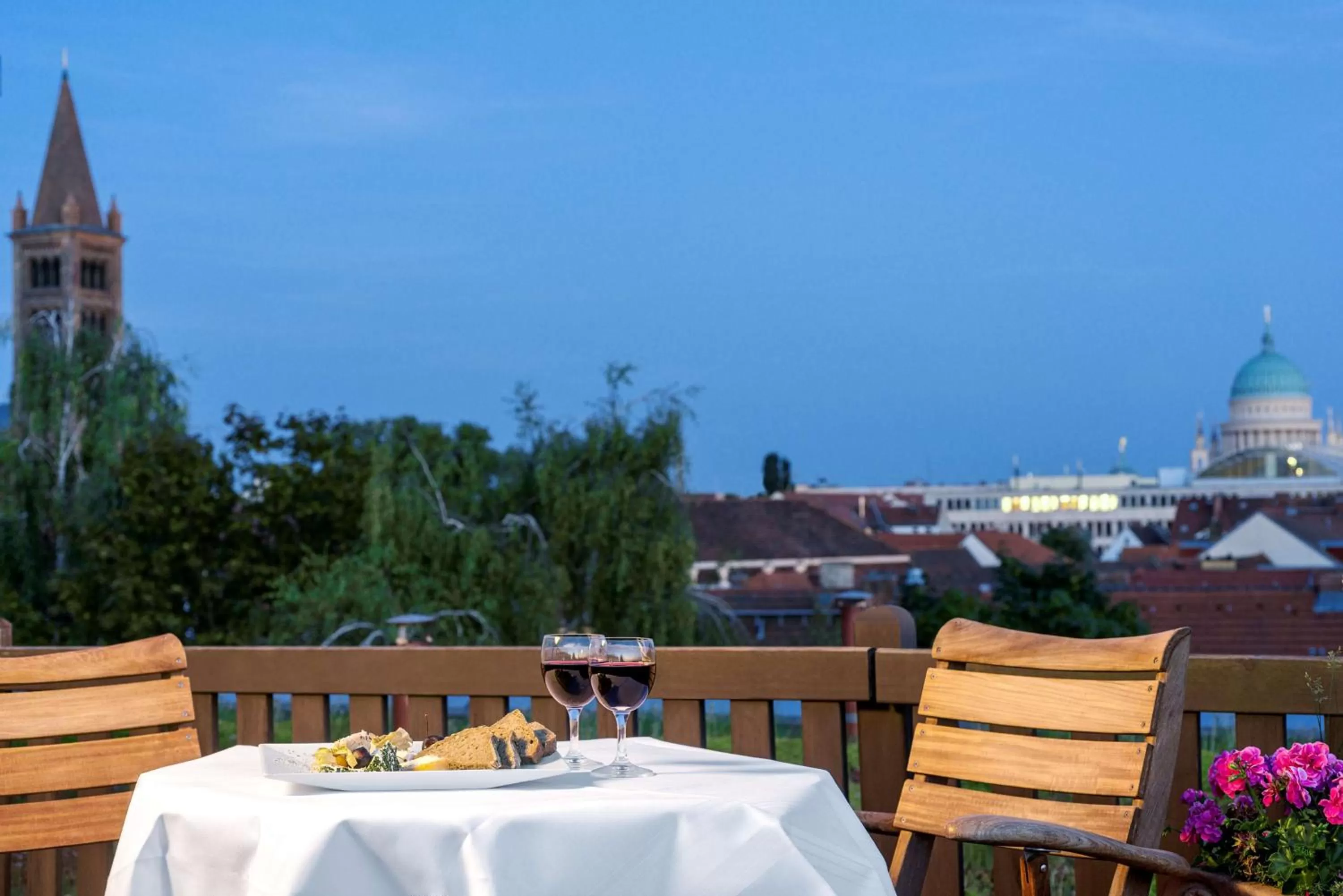 Property building, Restaurant/Places to Eat in NH Potsdam