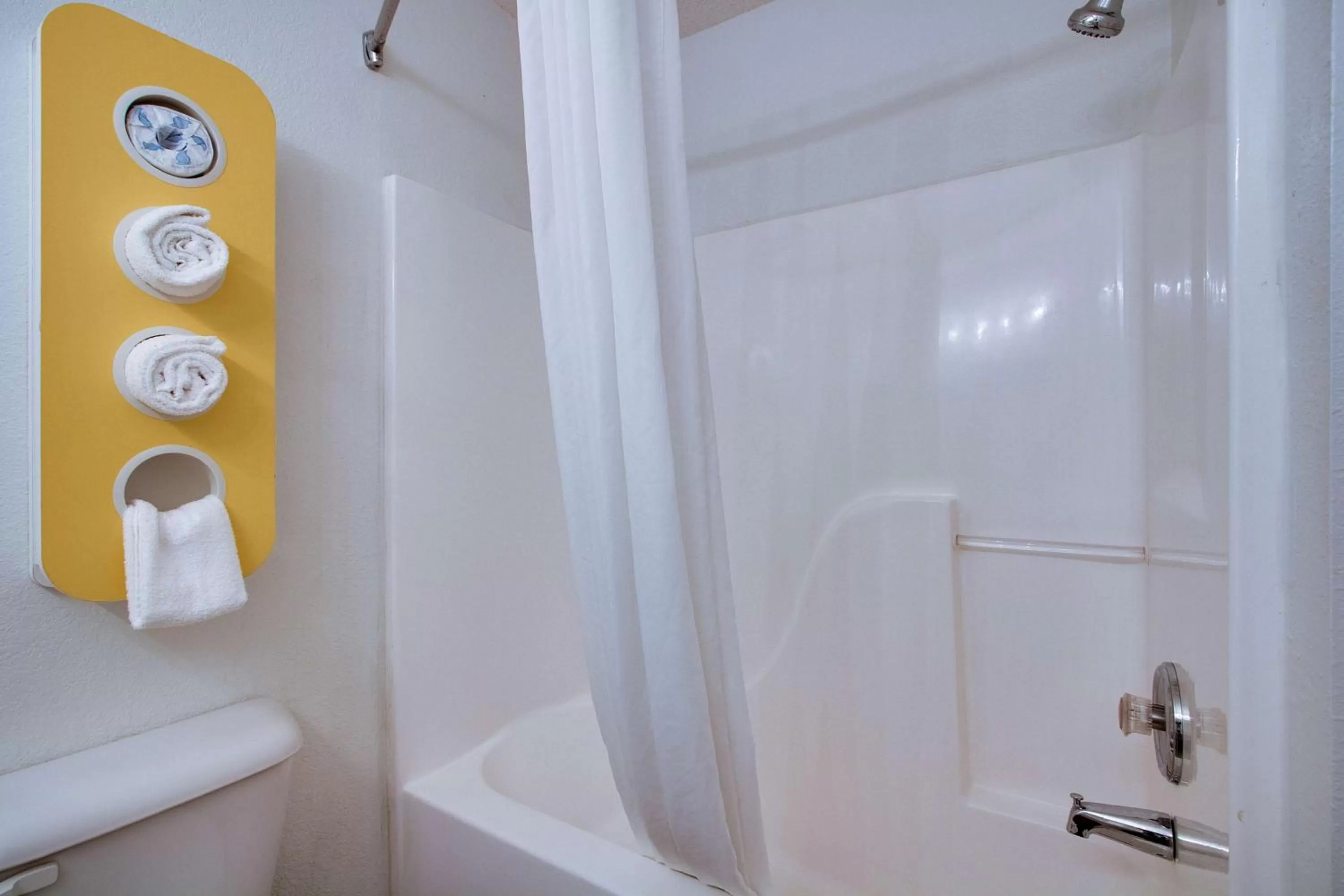 Shower in Motel 6-Hinesville, GA