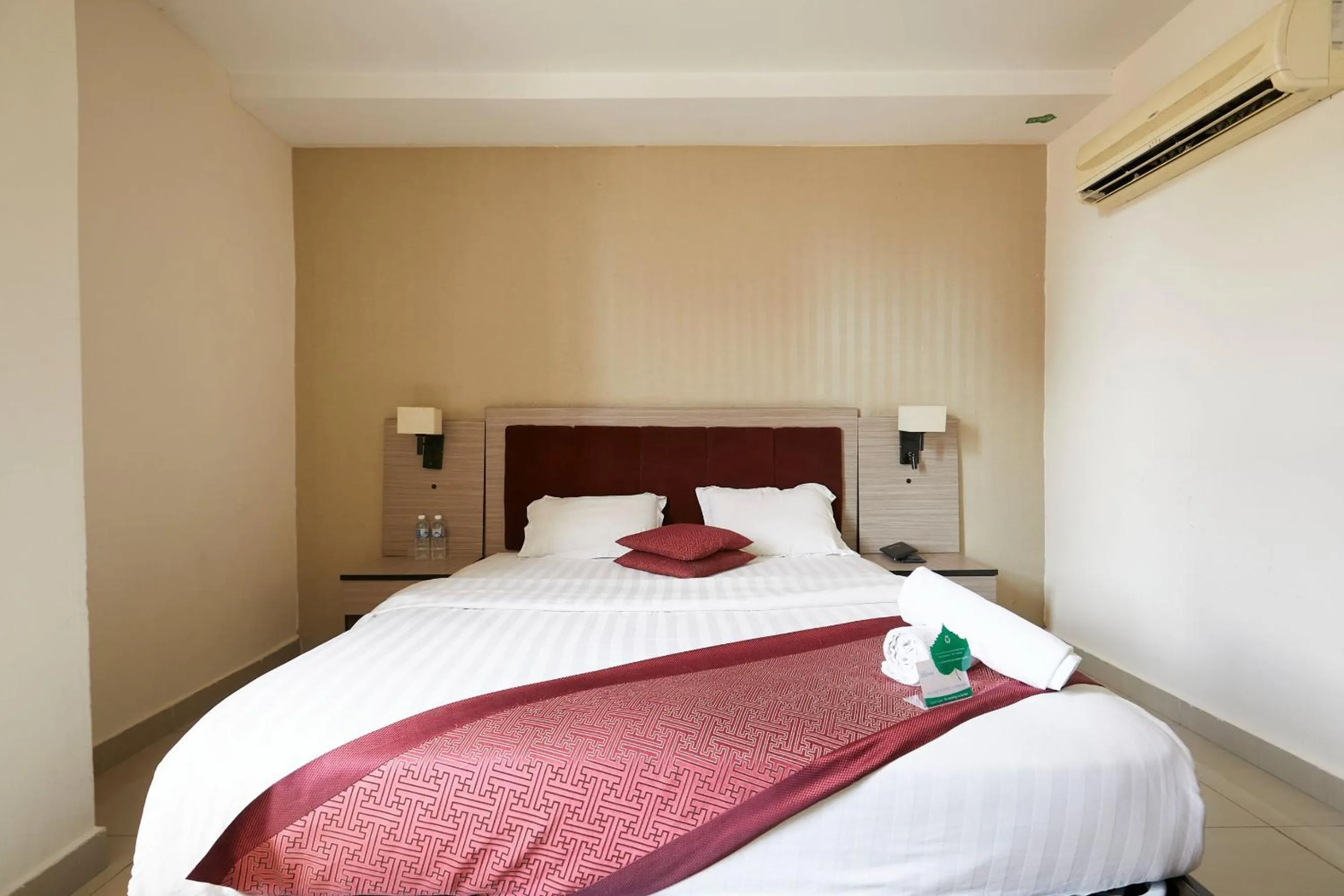 Bed in Dolphin Hotel, Chow Kit Kuala Lumpur