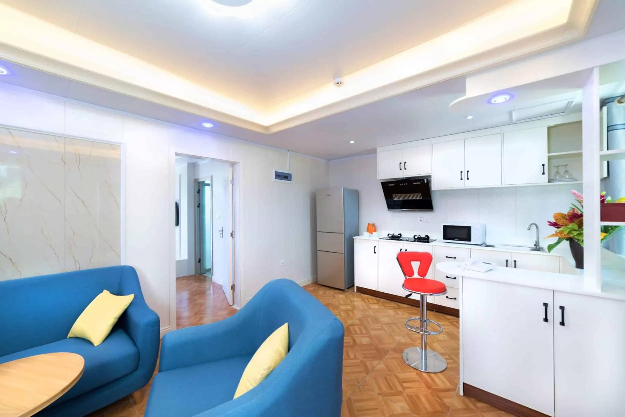 Kitchen or kitchenette in Riverside Hotel