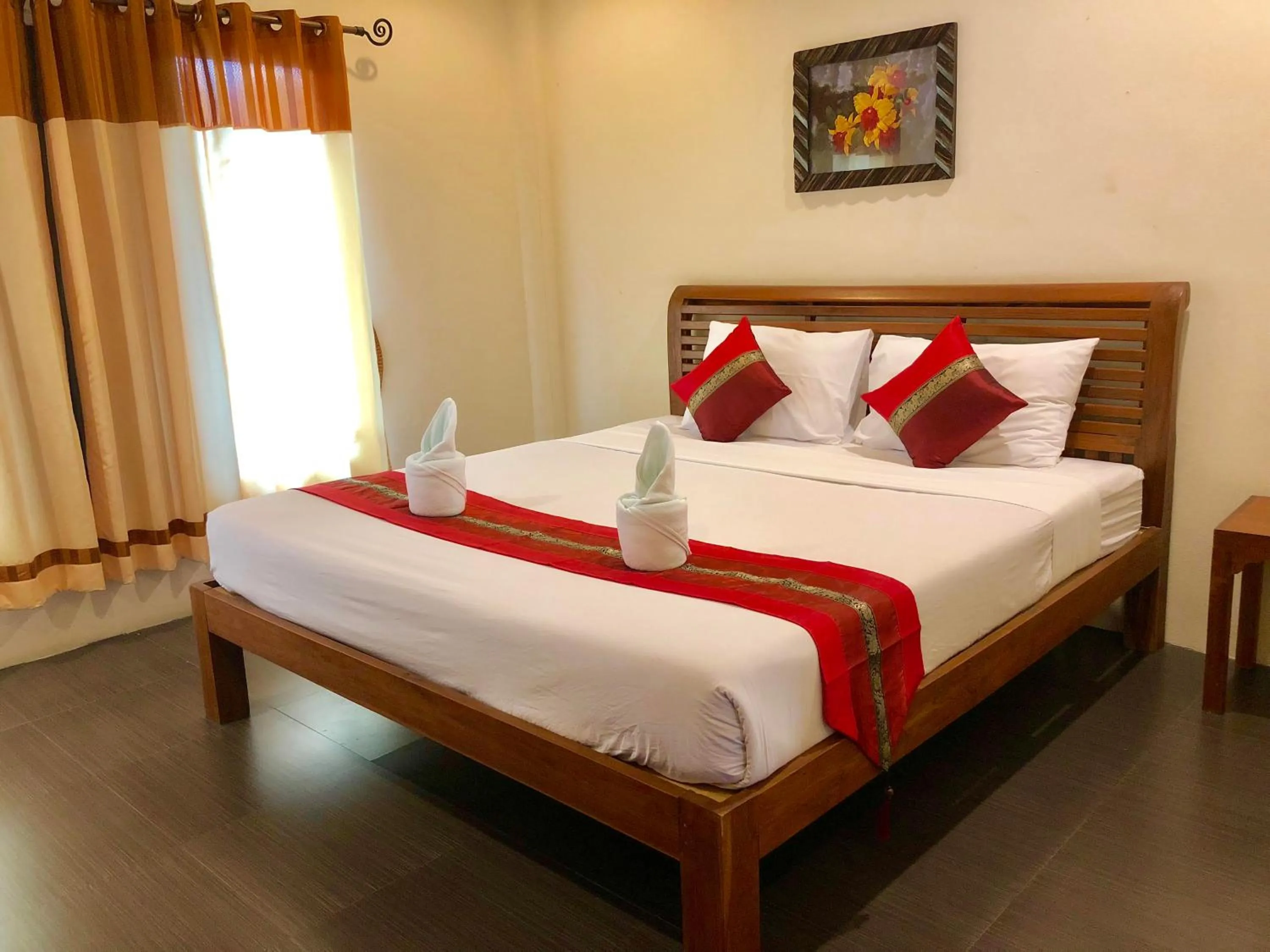 Photo of the whole room, Bed in Home Inn Pai Garden