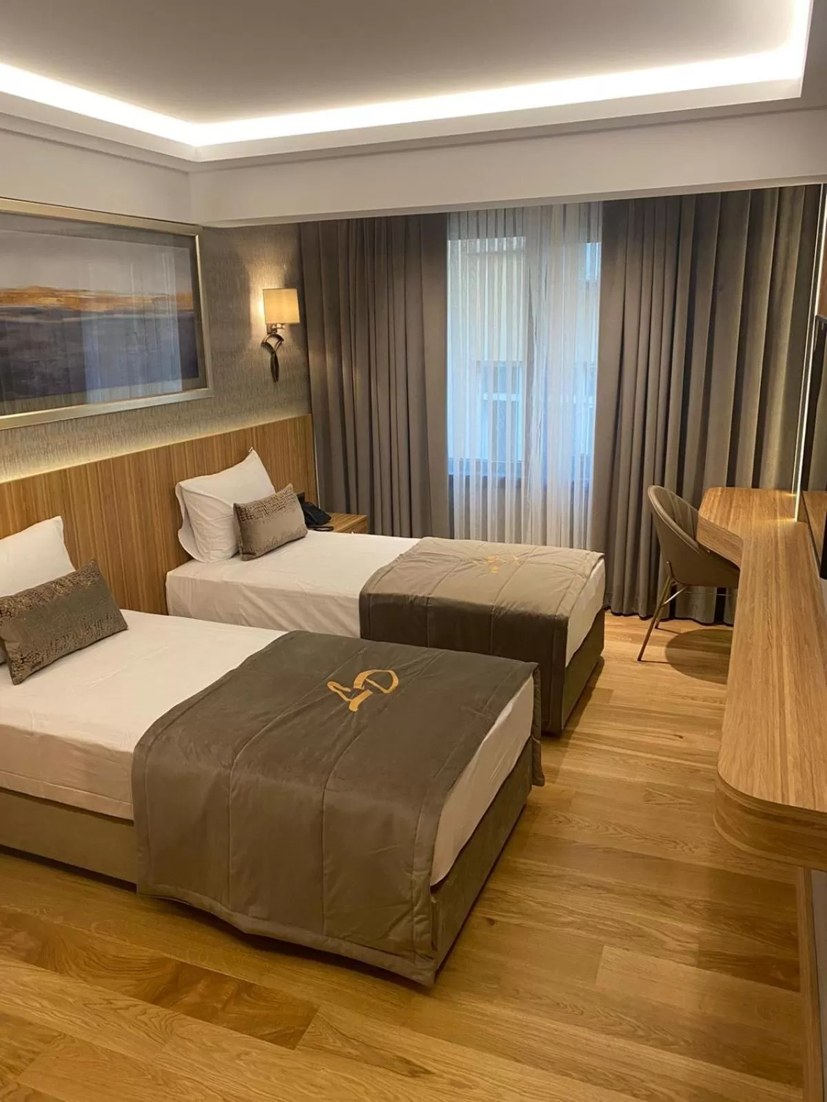 Photo of the whole room, Bed in Lady Diana Hotel