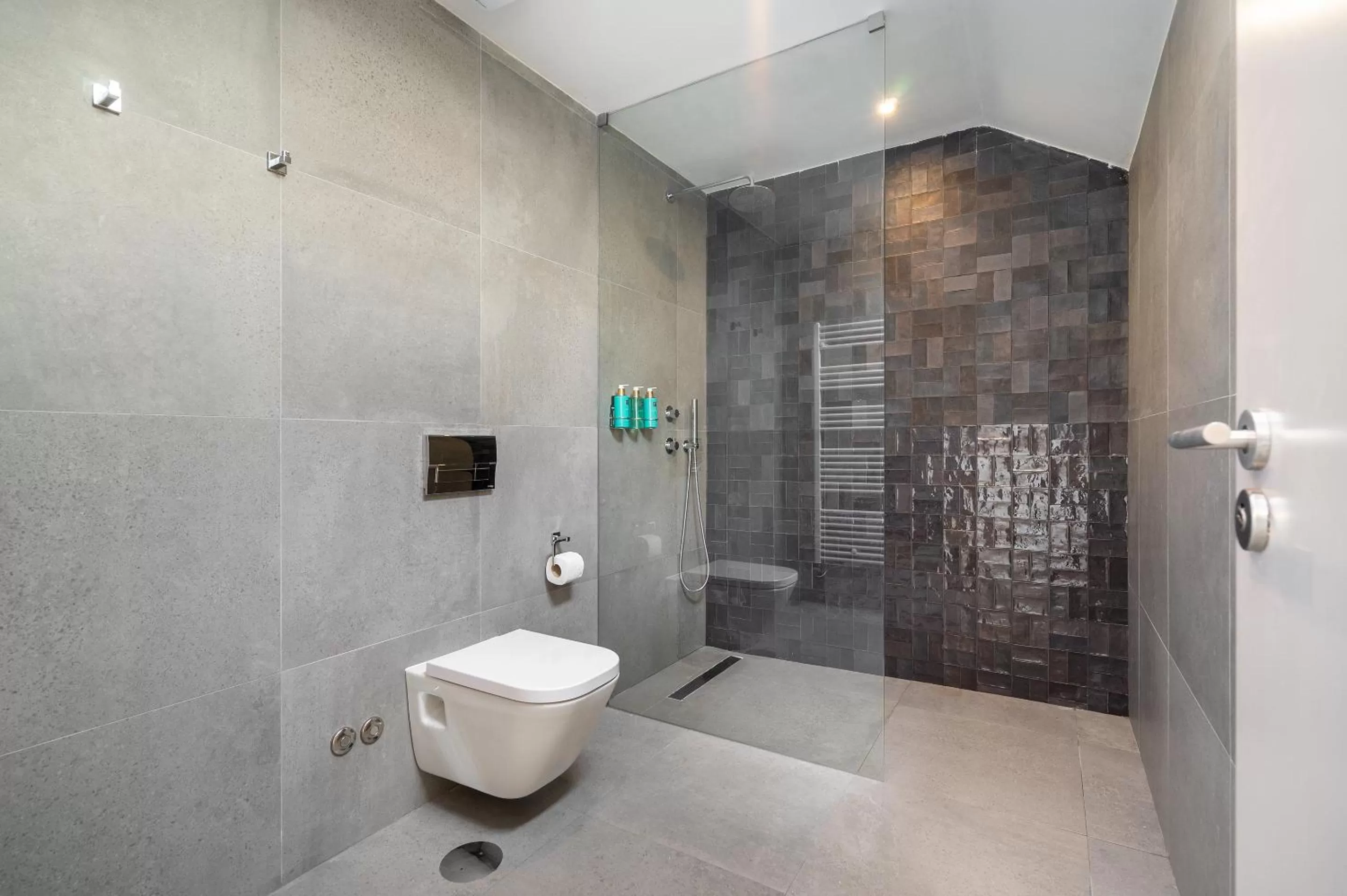 Shower in Canto De Luz - Luxury Maison
