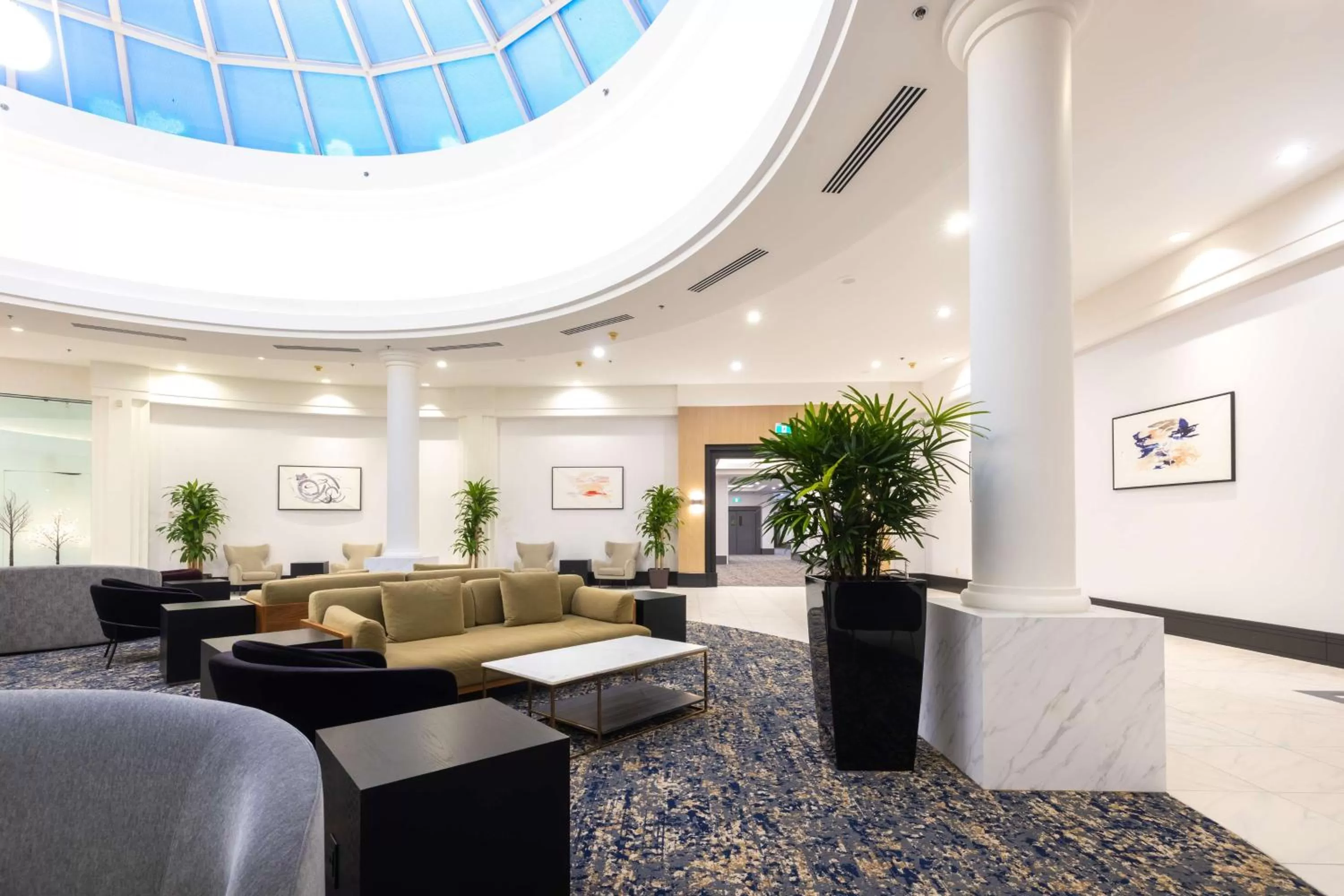 Lobby or reception in DoubleTree by Hilton Calgary North