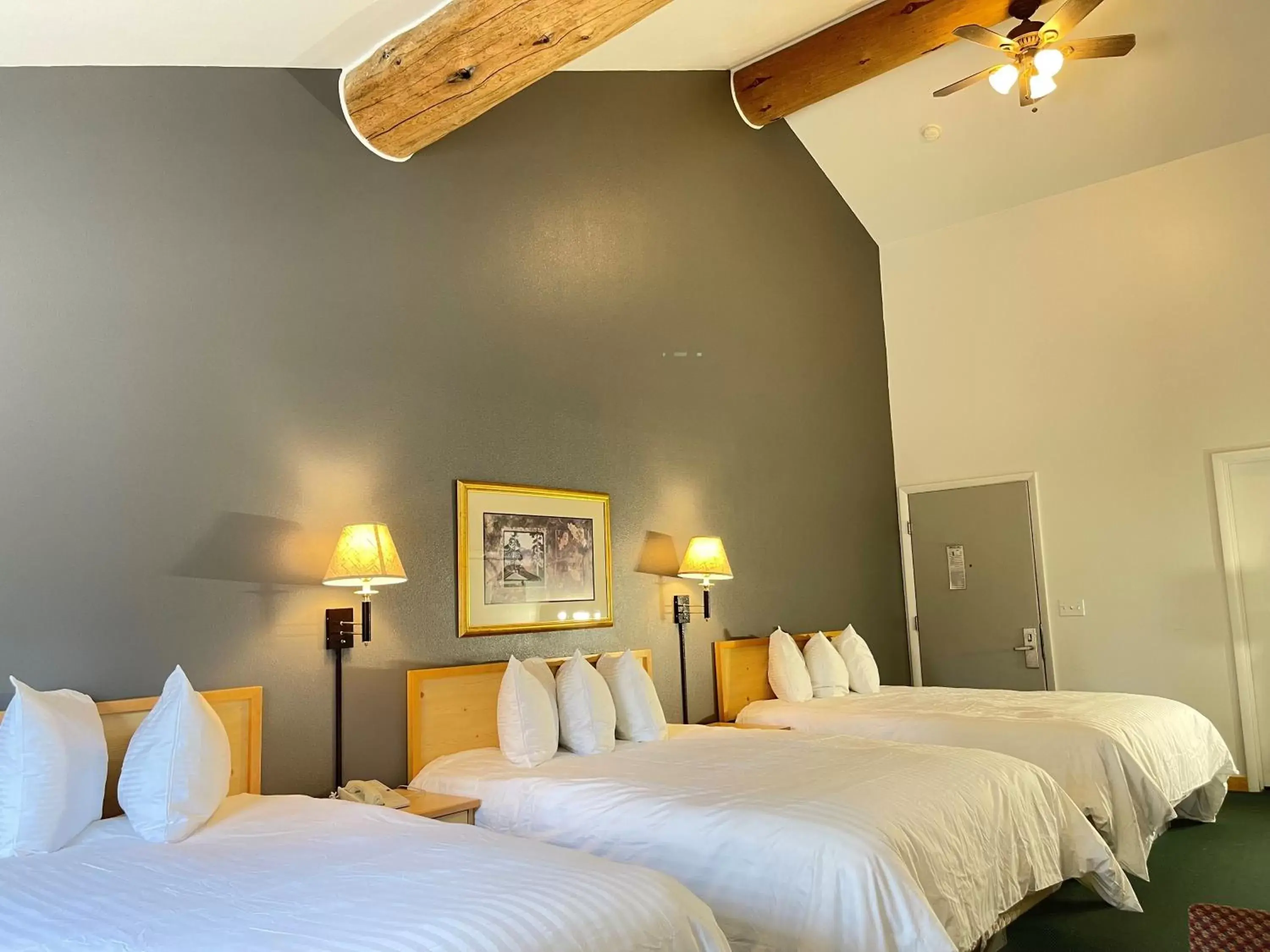 Family Studio in Moose Creek Lodge & Suites Family Studio in Moose Creek Lodge & Suites