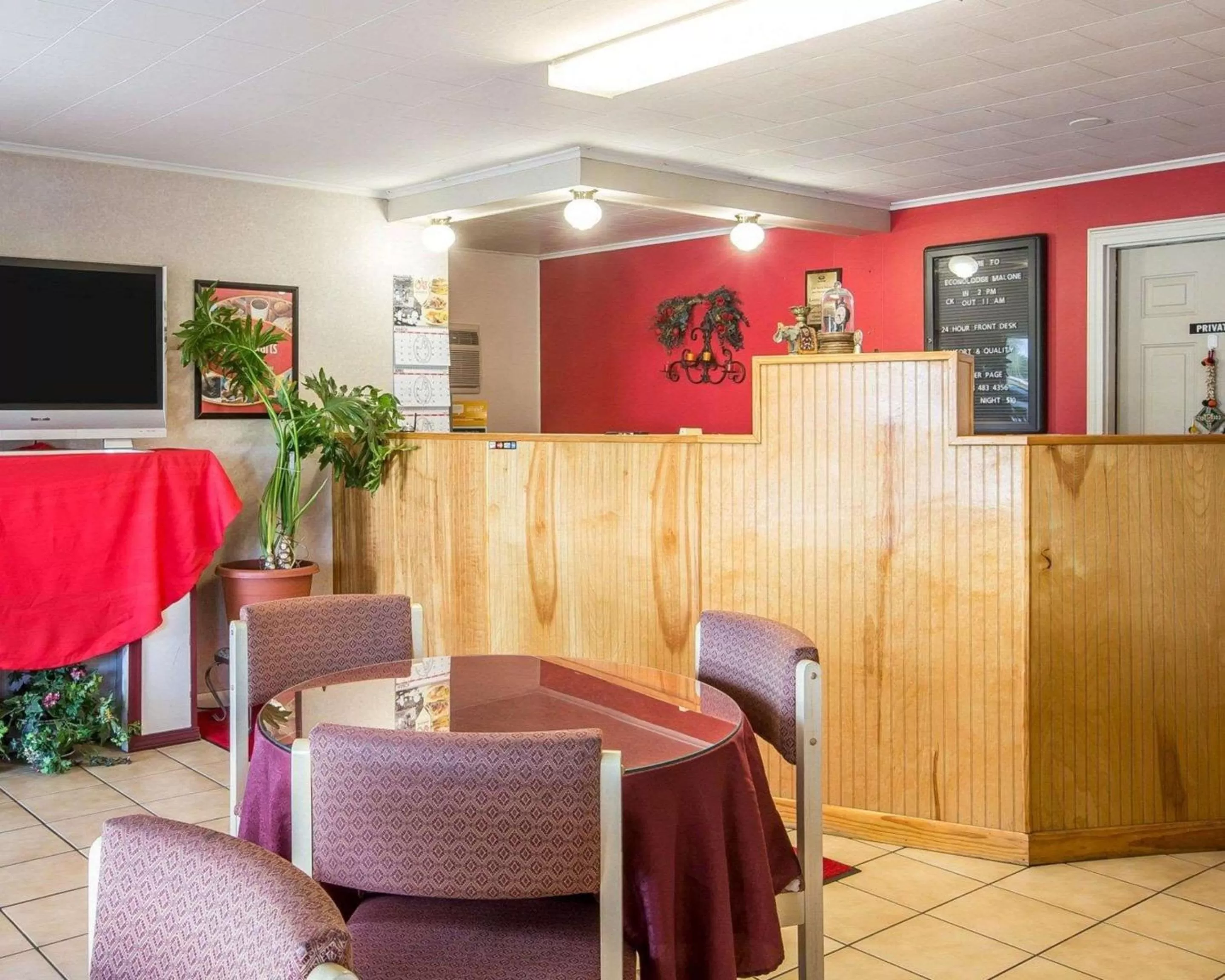 Lobby or reception in Malone Inn