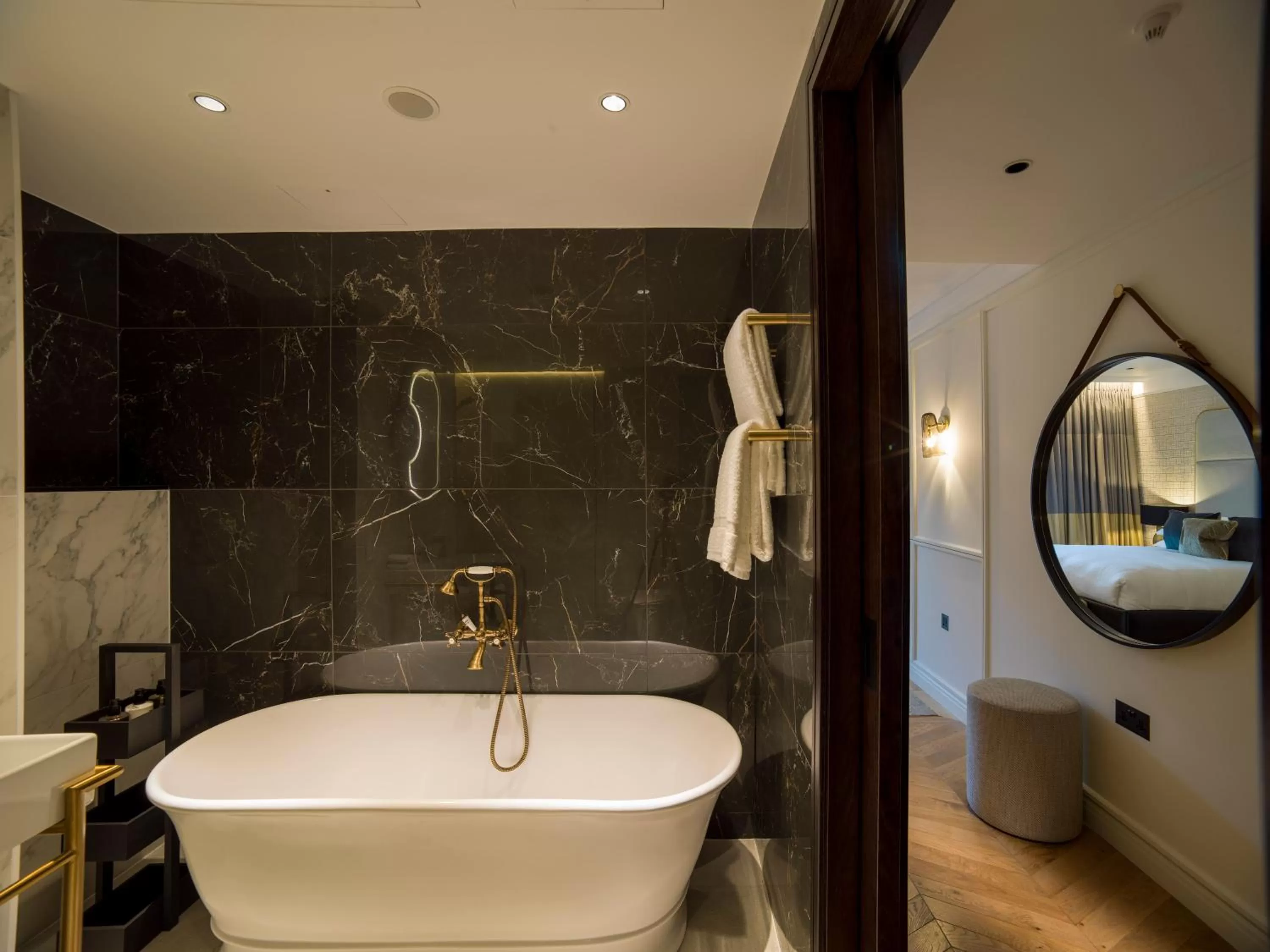 Bath in The Guardsman - Preferred Hotels and Resorts
