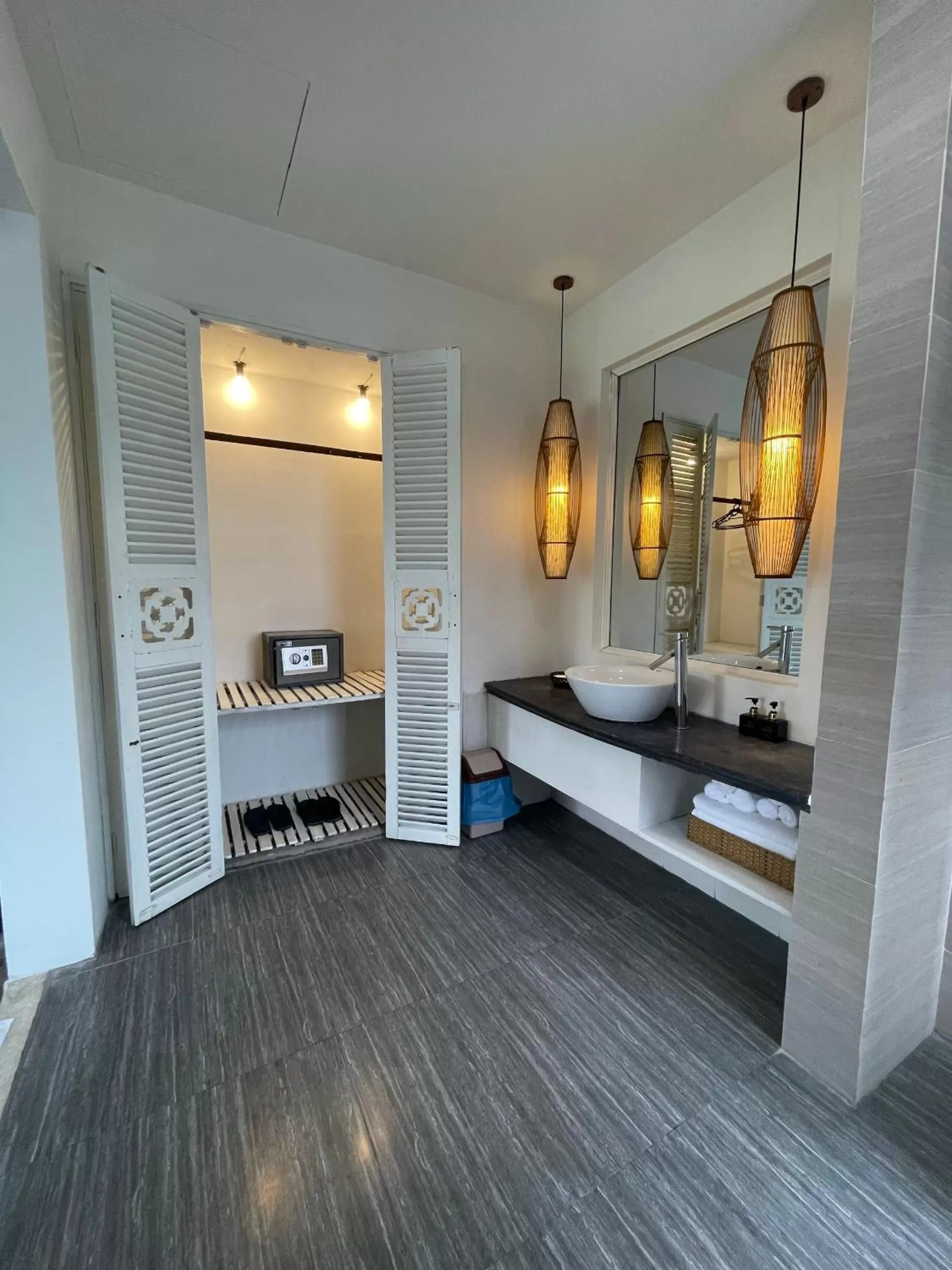 Toilet in Riverside Bamboo Resort Hoi An