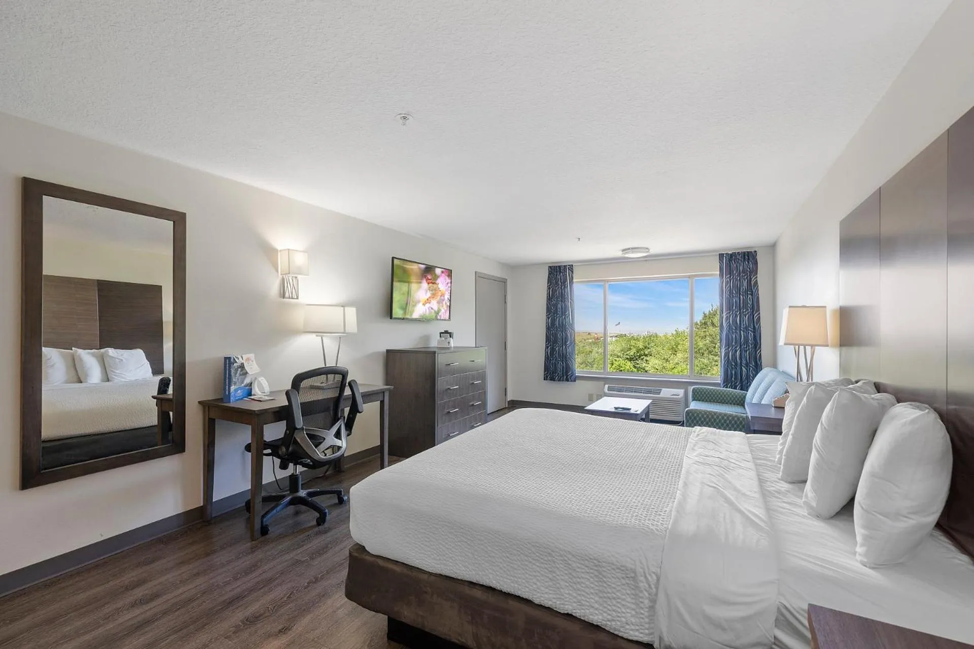 Bed in Oceanview Inn at the Arch