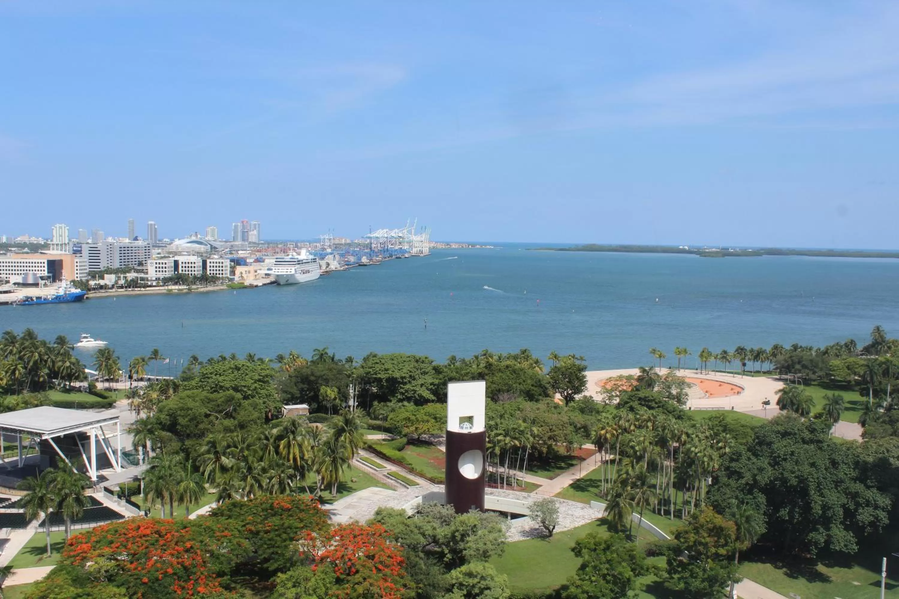 Neighbourhood in YVE Hotel Miami