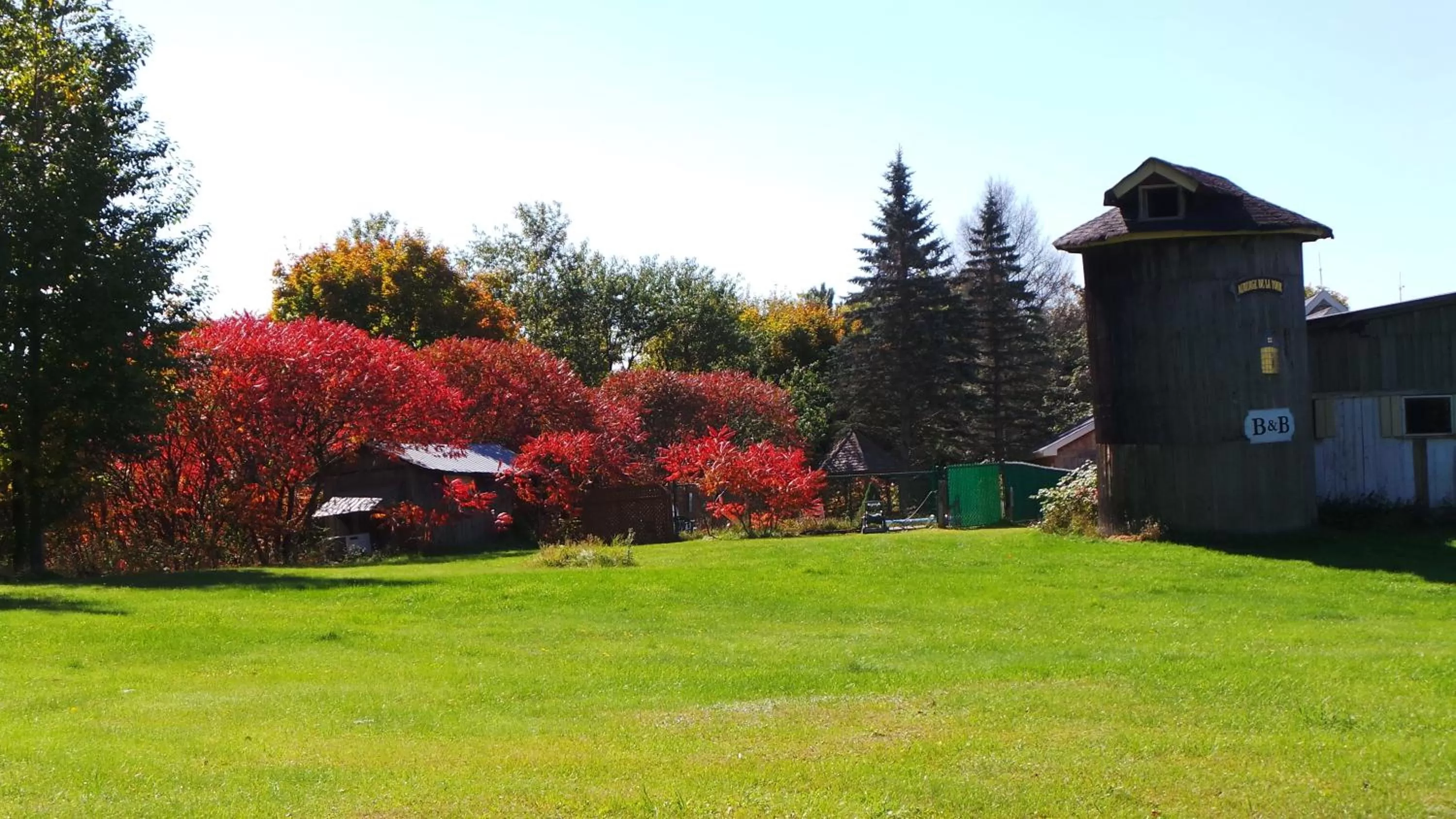 Children play ground, Garden in Auberge de la Tour et Spa