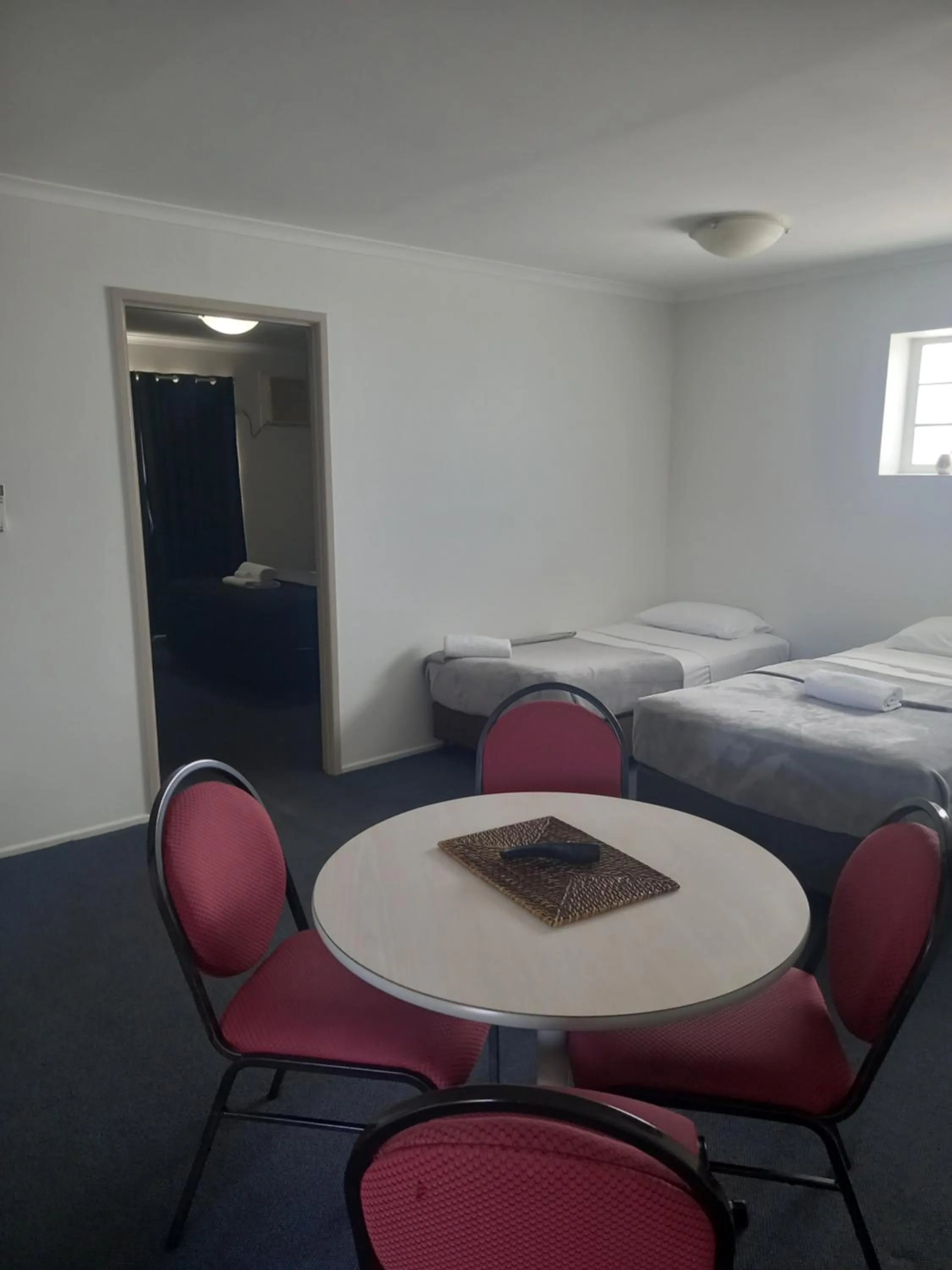 Bed in Centrepoint Motor Inn