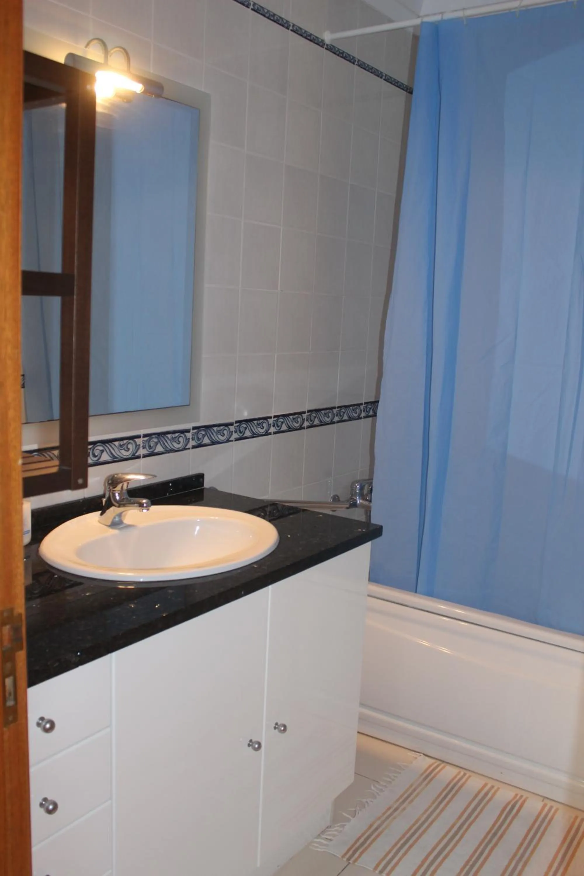 Bathroom in Ericeira Chill Hill Hostel & Private Rooms